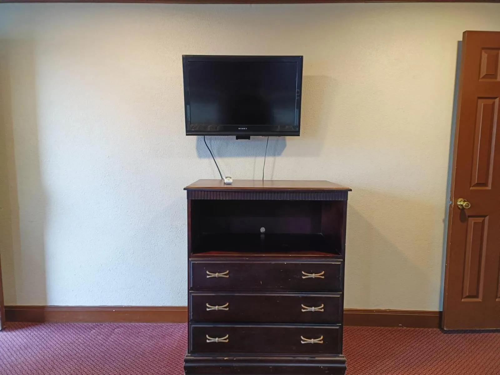 Bedroom in American Inn & Suites By Capital O Victoria US-59