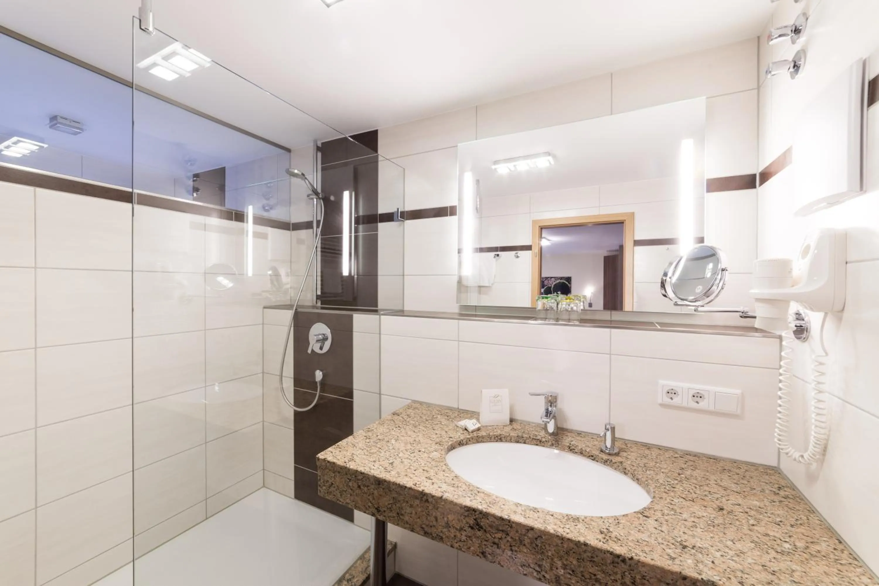 Bathroom in Hotel Garni Vier Jahreszeiten