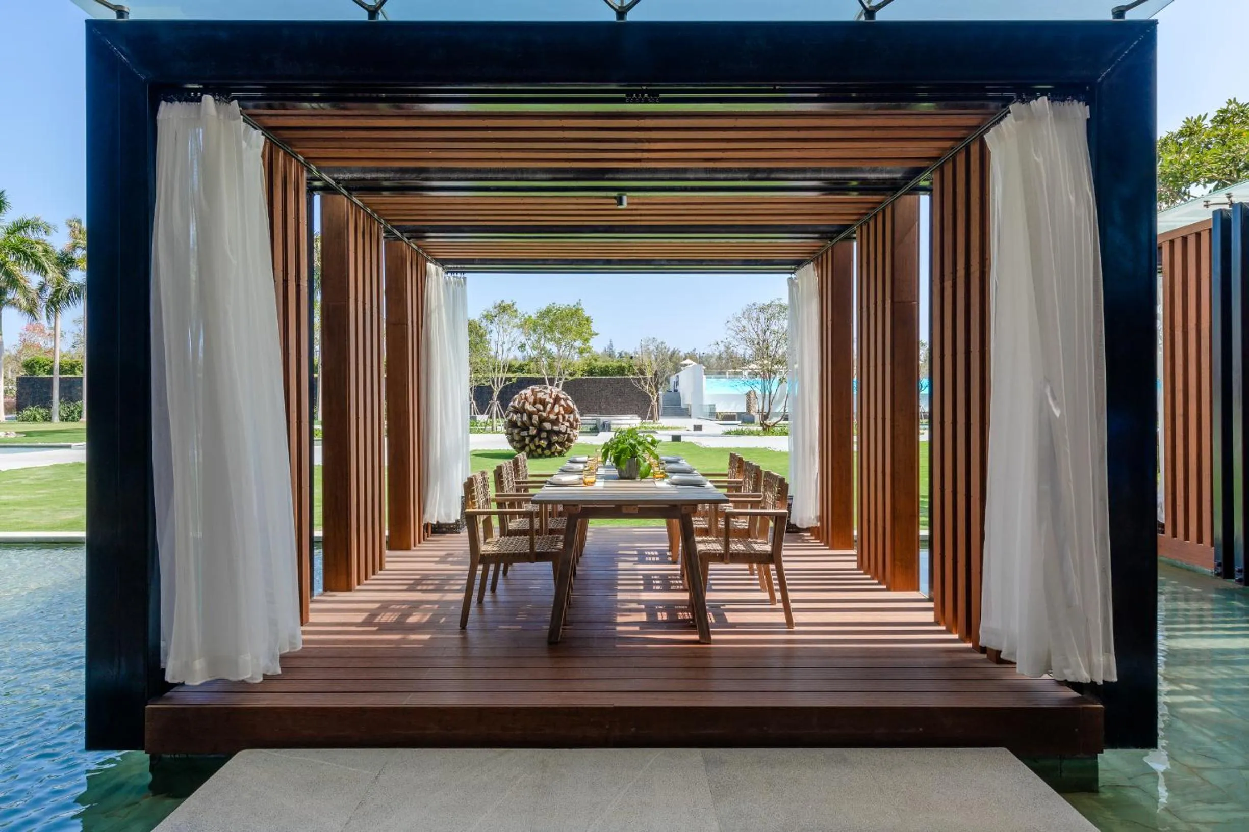 Dining area in 1 Hotel Haitang Bay, Sanya
