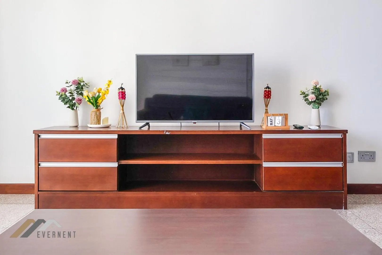 TV and multimedia in Bay Resort by Evernent