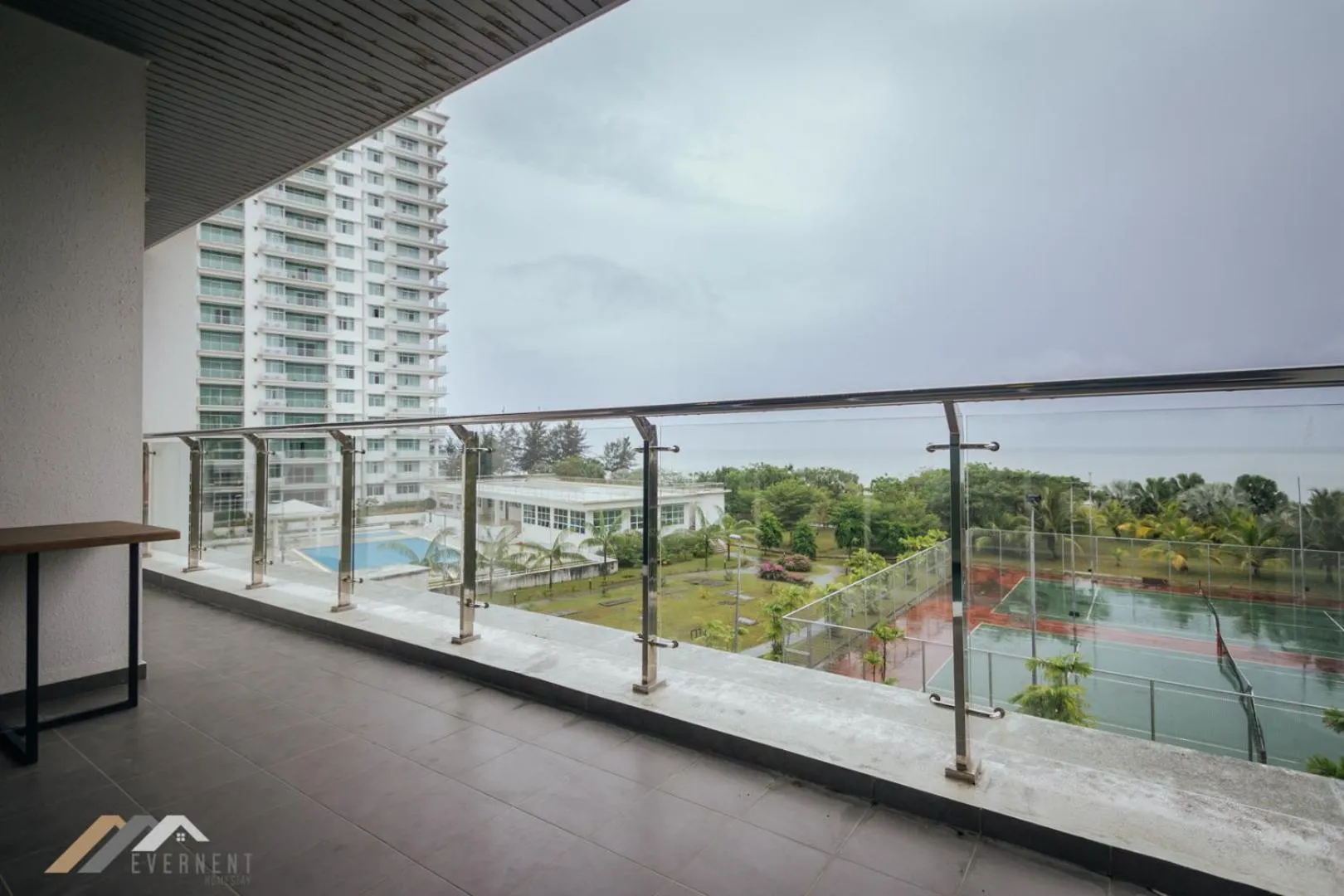 Day in Bay Resort by Evernent