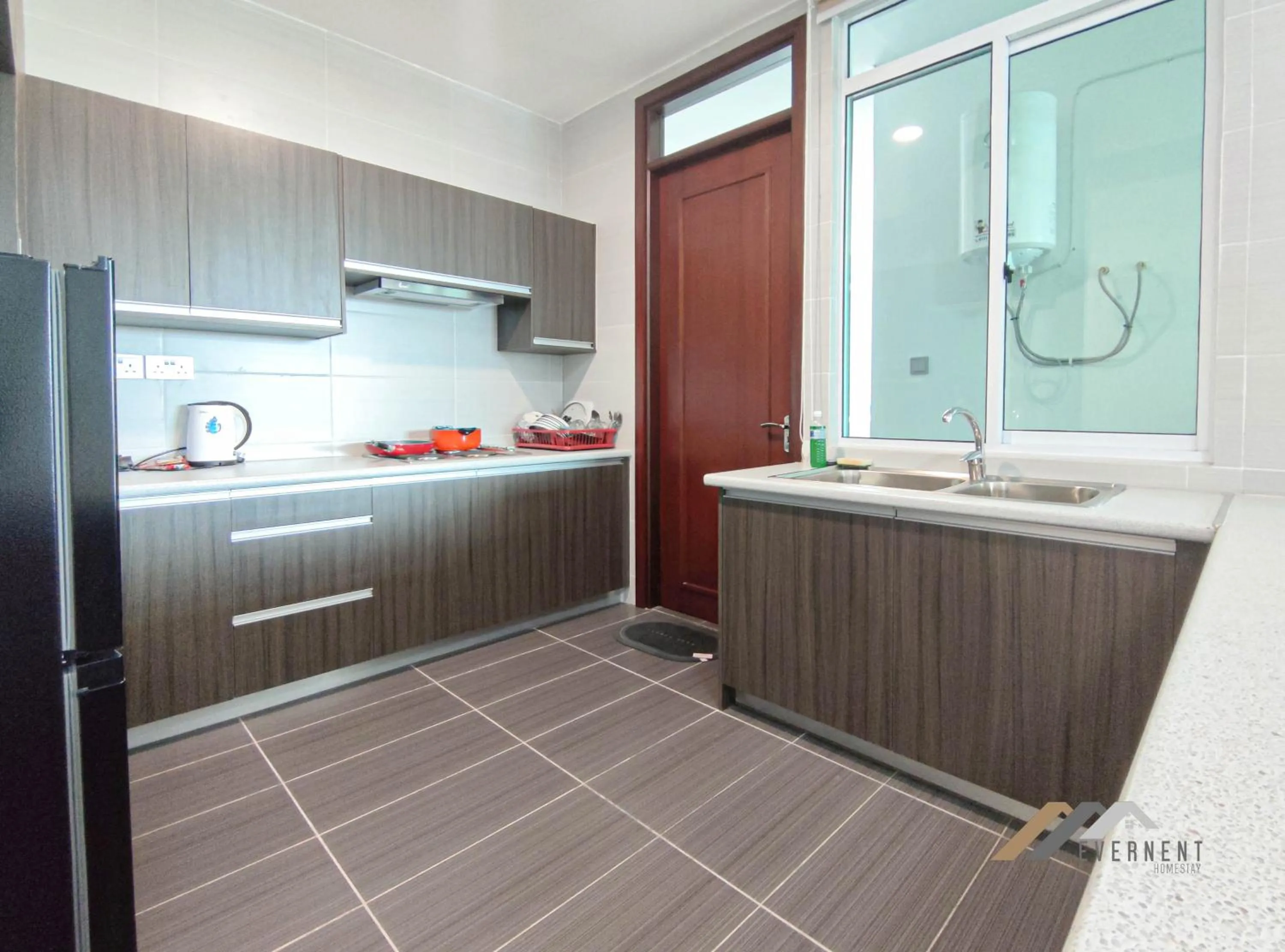 Kitchen or kitchenette in Bay Resort by Evernent