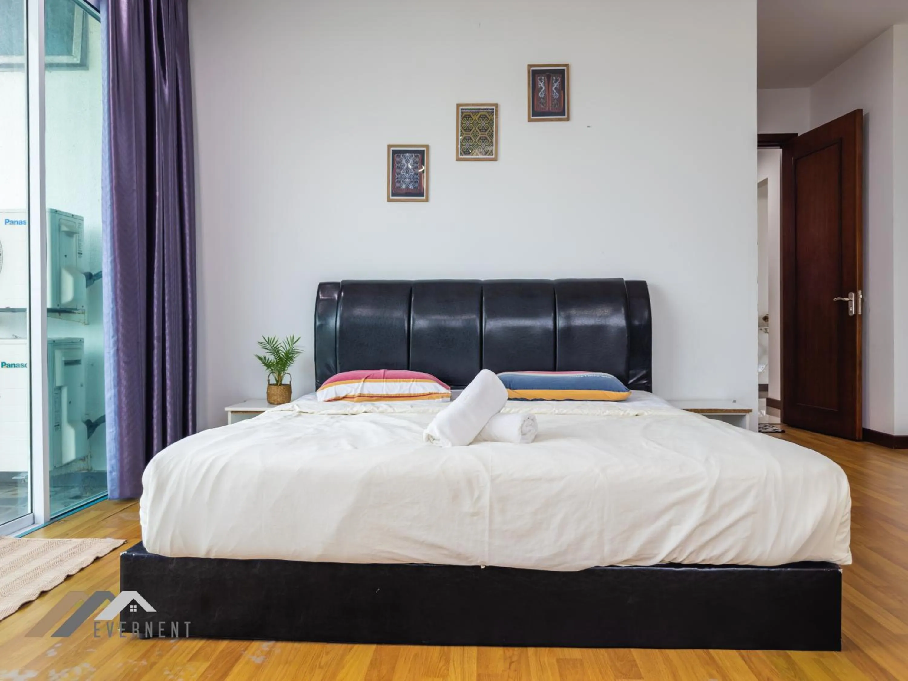 Bedroom, Bed in Bay Resort by Evernent