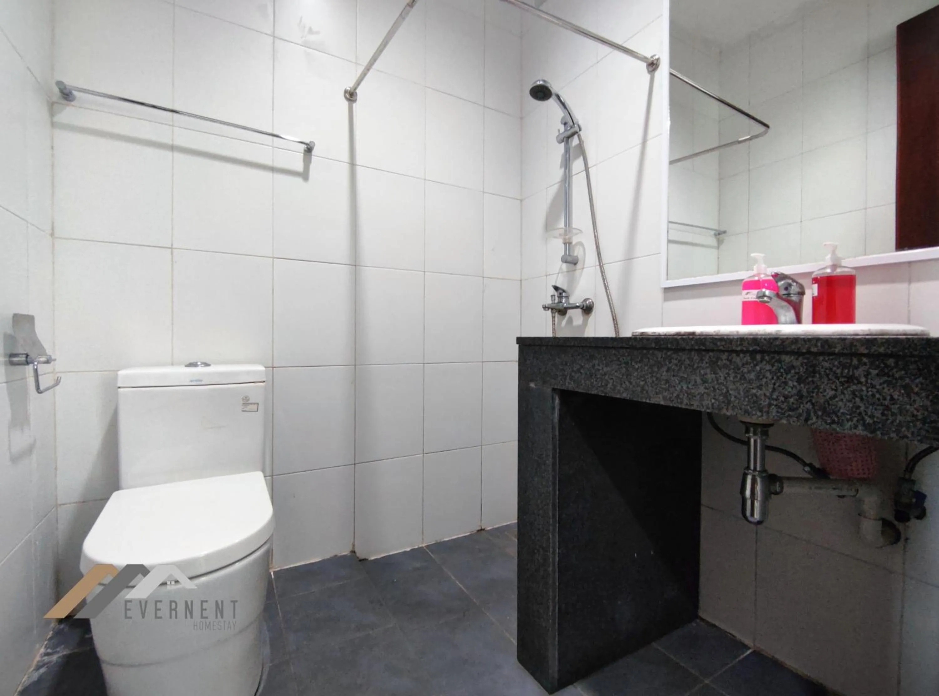 Bathroom in Bay Resort by Evernent