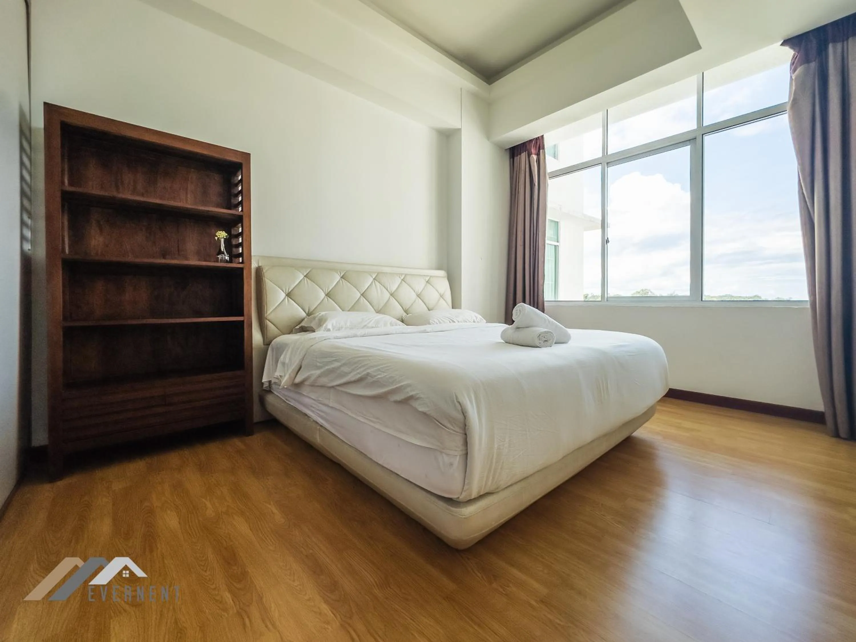 Bed in Bay Resort by Evernent