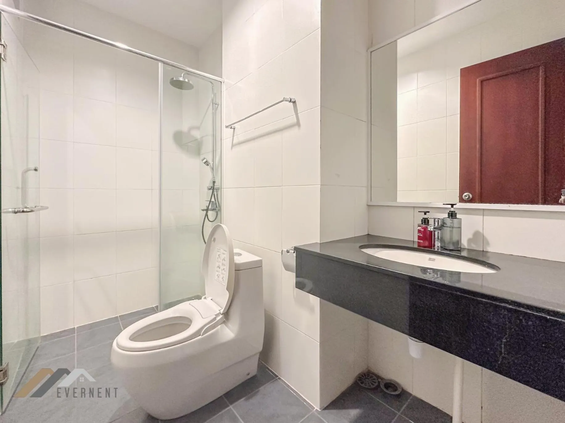 Bathroom in Bay Resort by Evernent