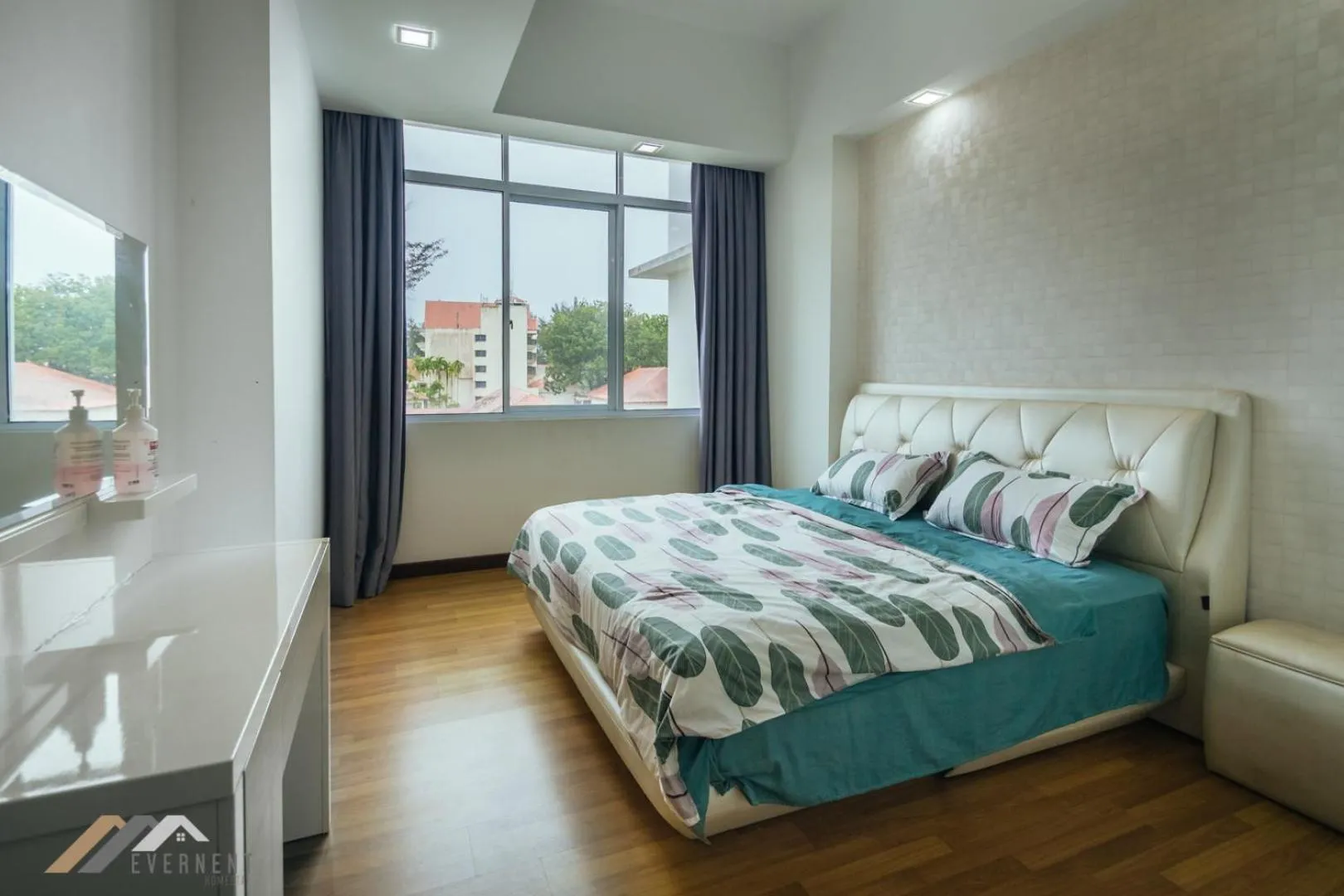 Bed in Bay Resort by Evernent