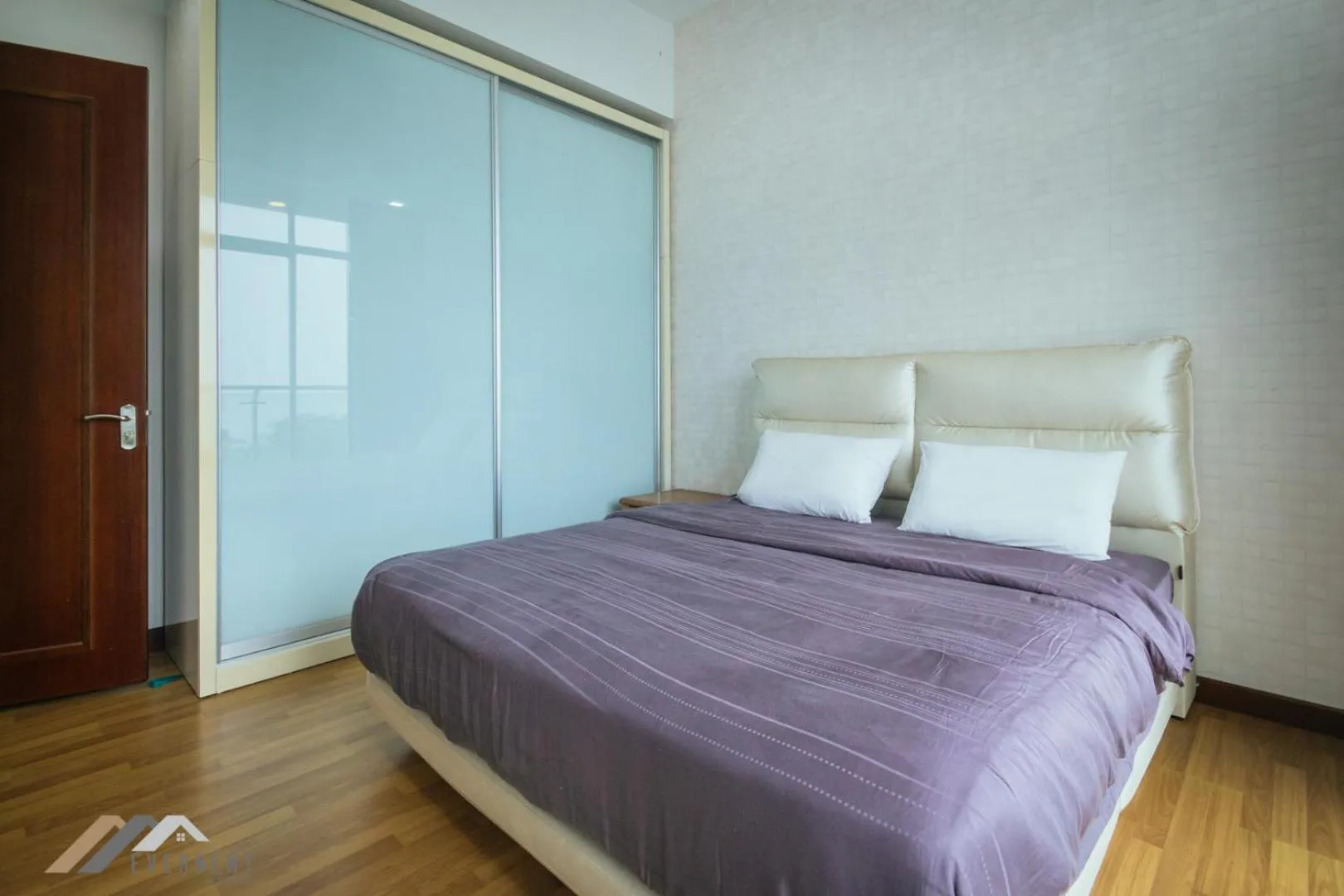 Bed in Bay Resort by Evernent