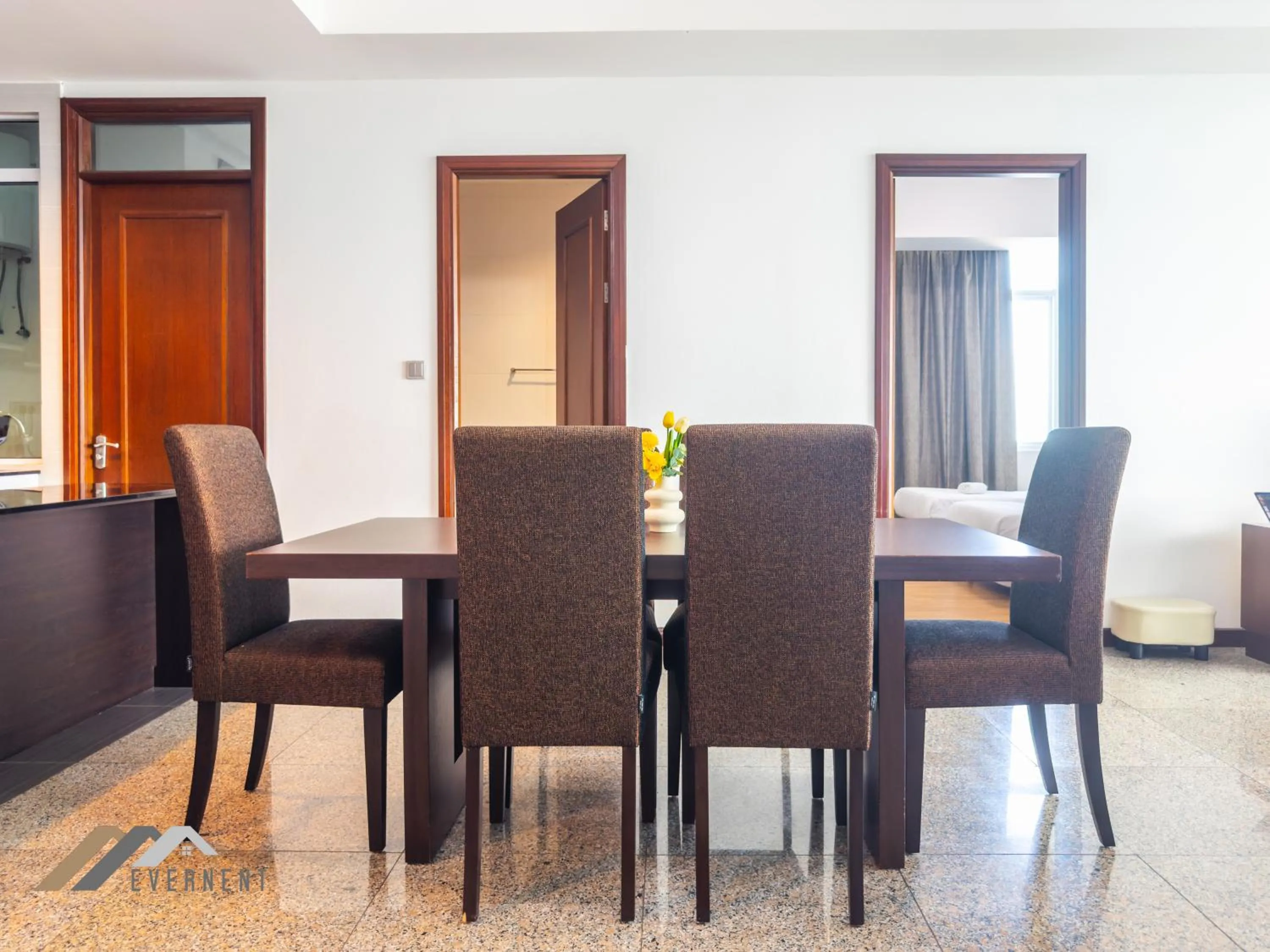 Living room in Bay Resort by Evernent