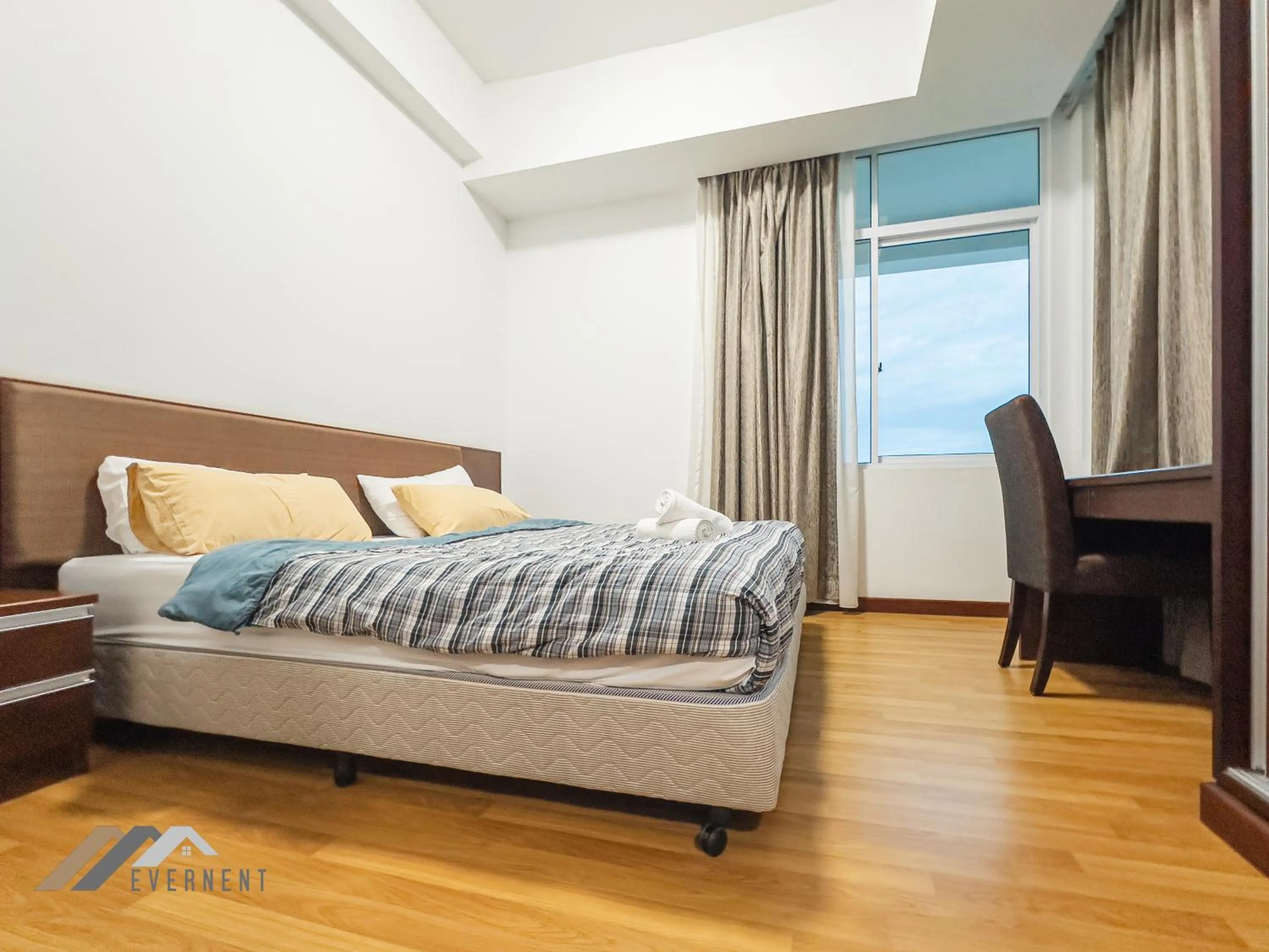 Bedroom, Bed in Bay Resort by Evernent