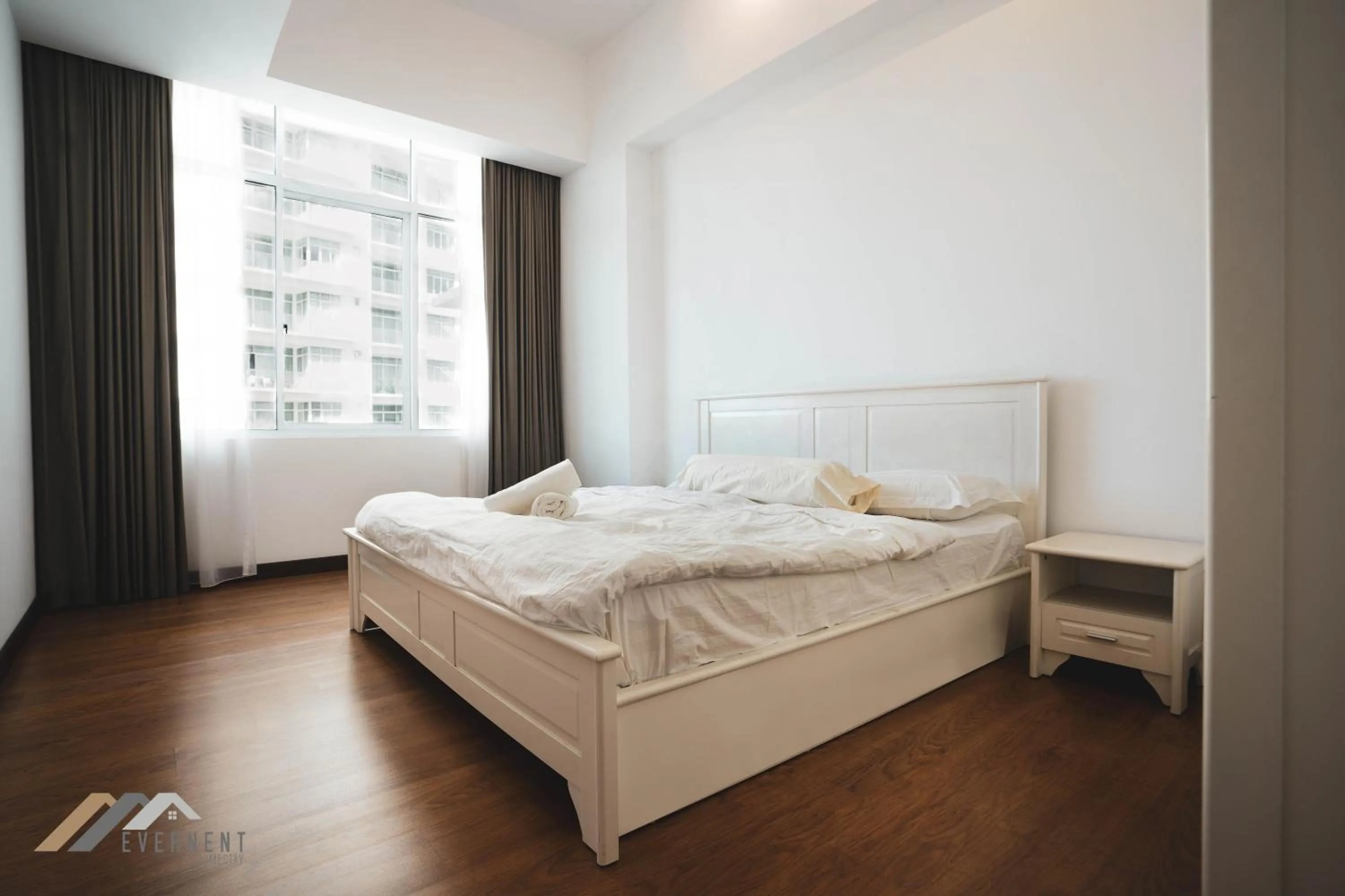 Bed in Bay Resort by Evernent