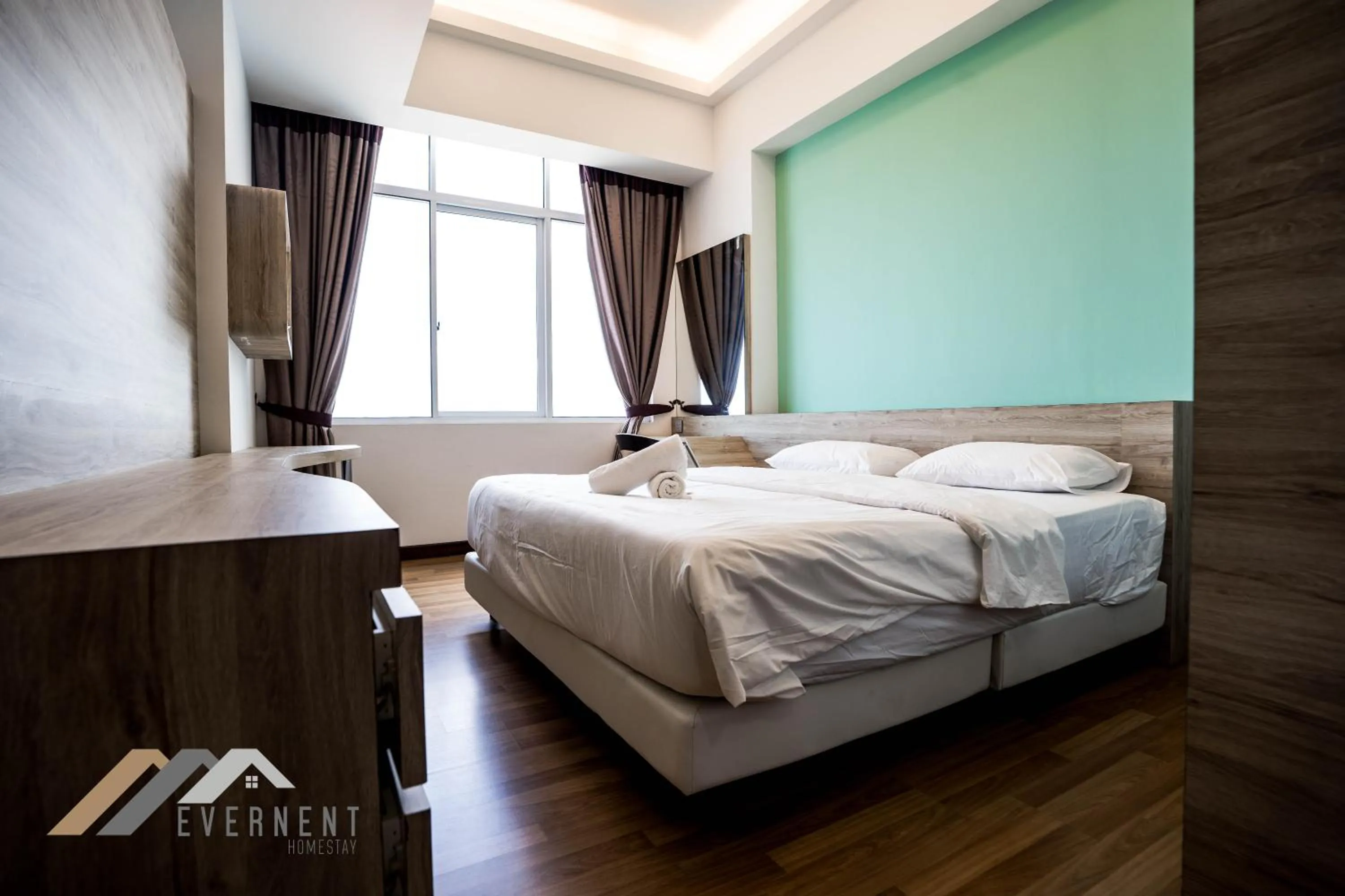 Bed in Bay Resort by Evernent