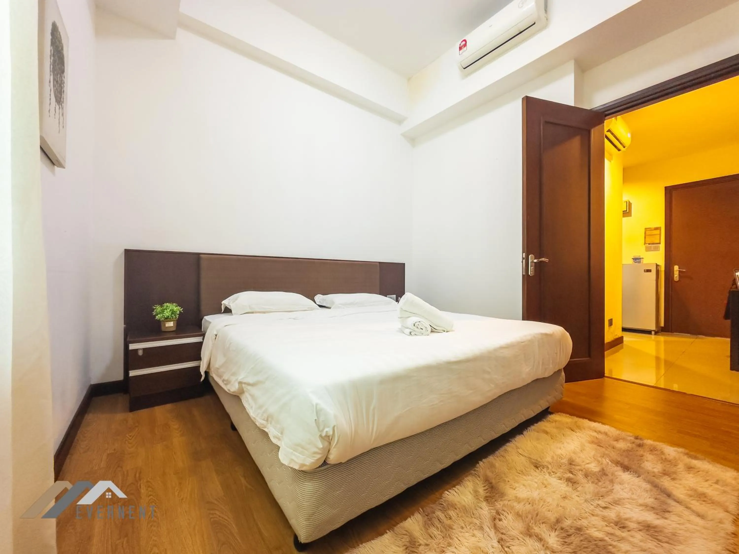 Bedroom, Bed in Bay Resort by Evernent