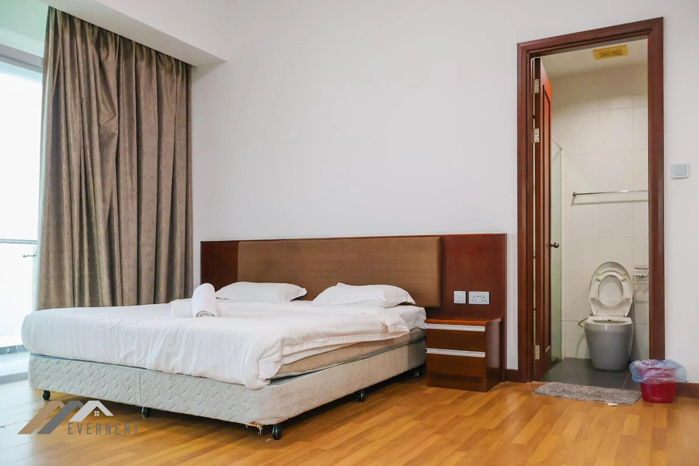 Bedroom, Bed in Bay Resort by Evernent