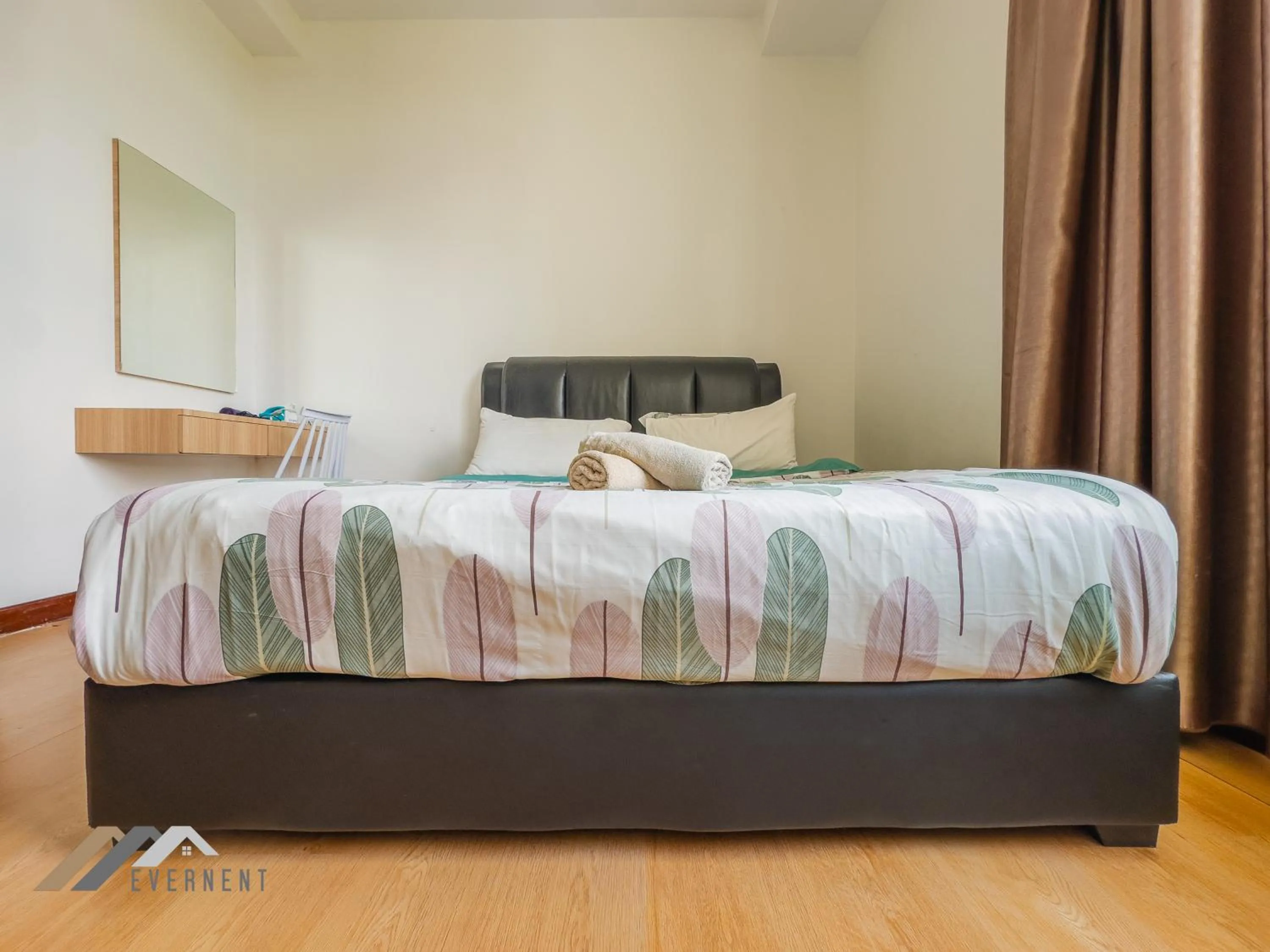 Bedroom, Bed in Bay Resort by Evernent