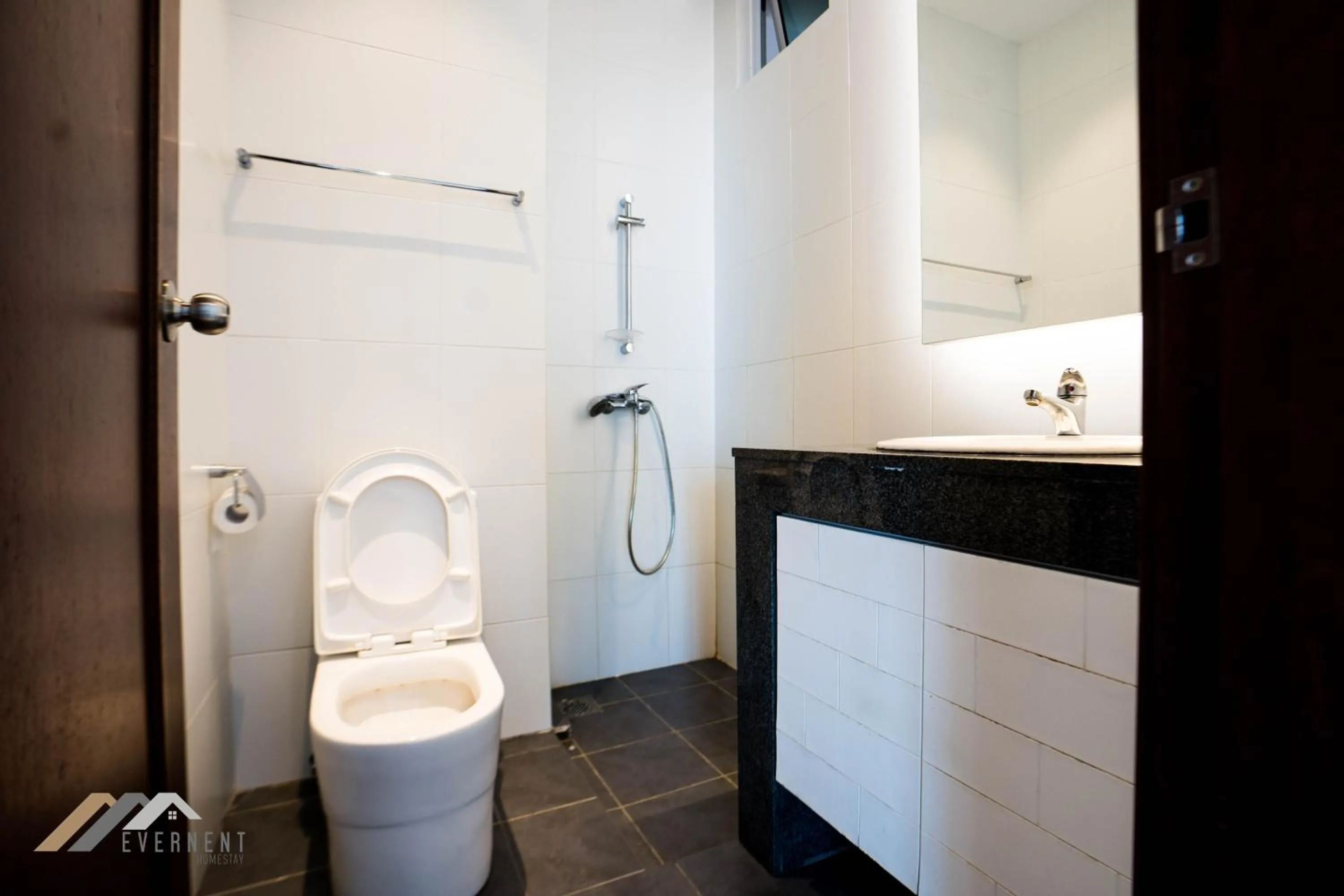 Bathroom in Bay Resort by Evernent