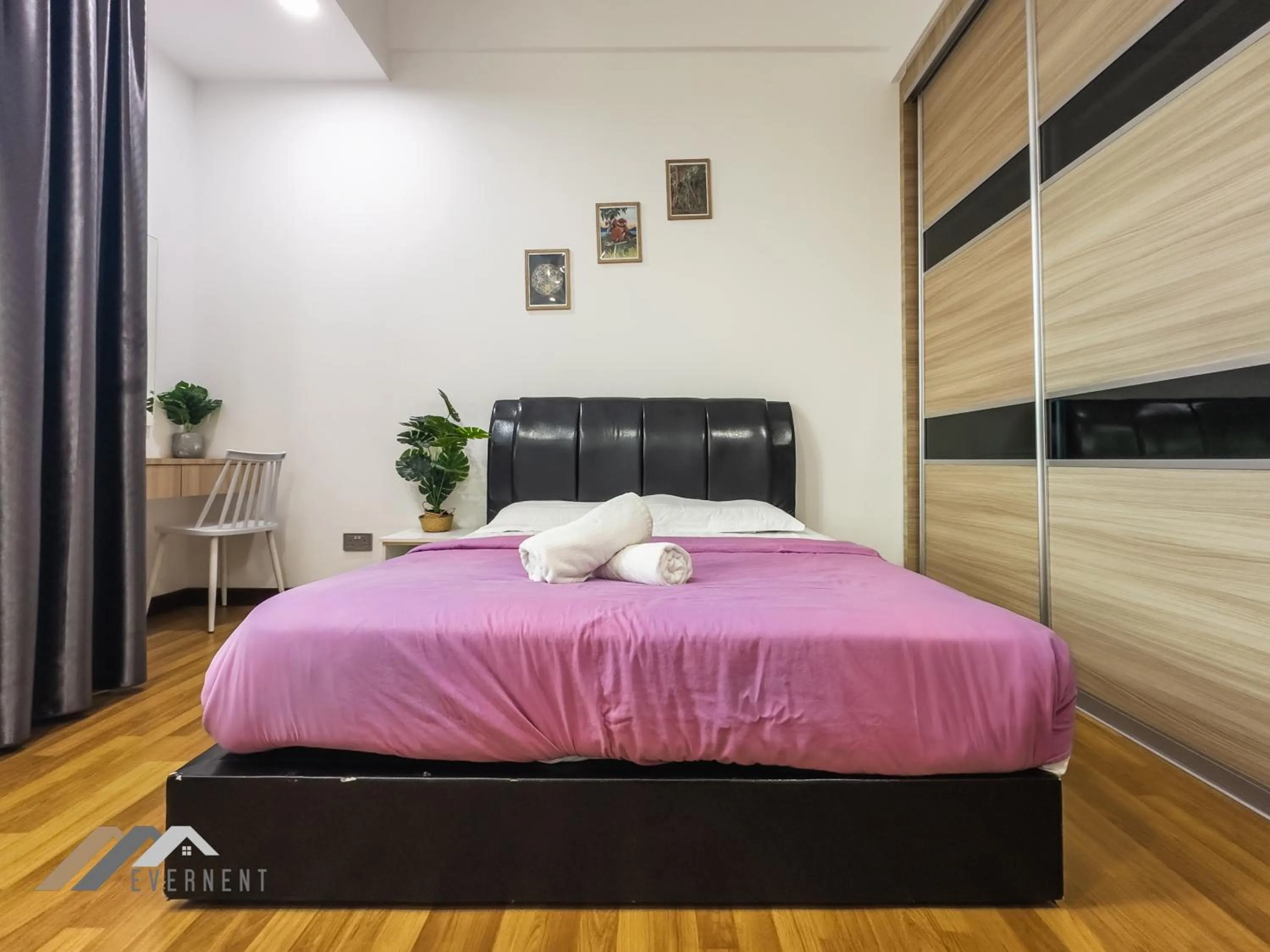 Bedroom, Bed in Bay Resort by Evernent