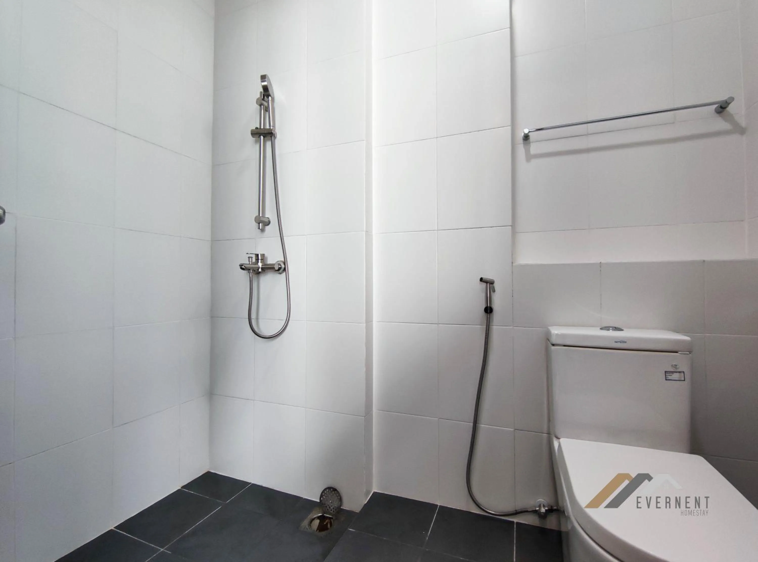 Bathroom in Bay Resort by Evernent