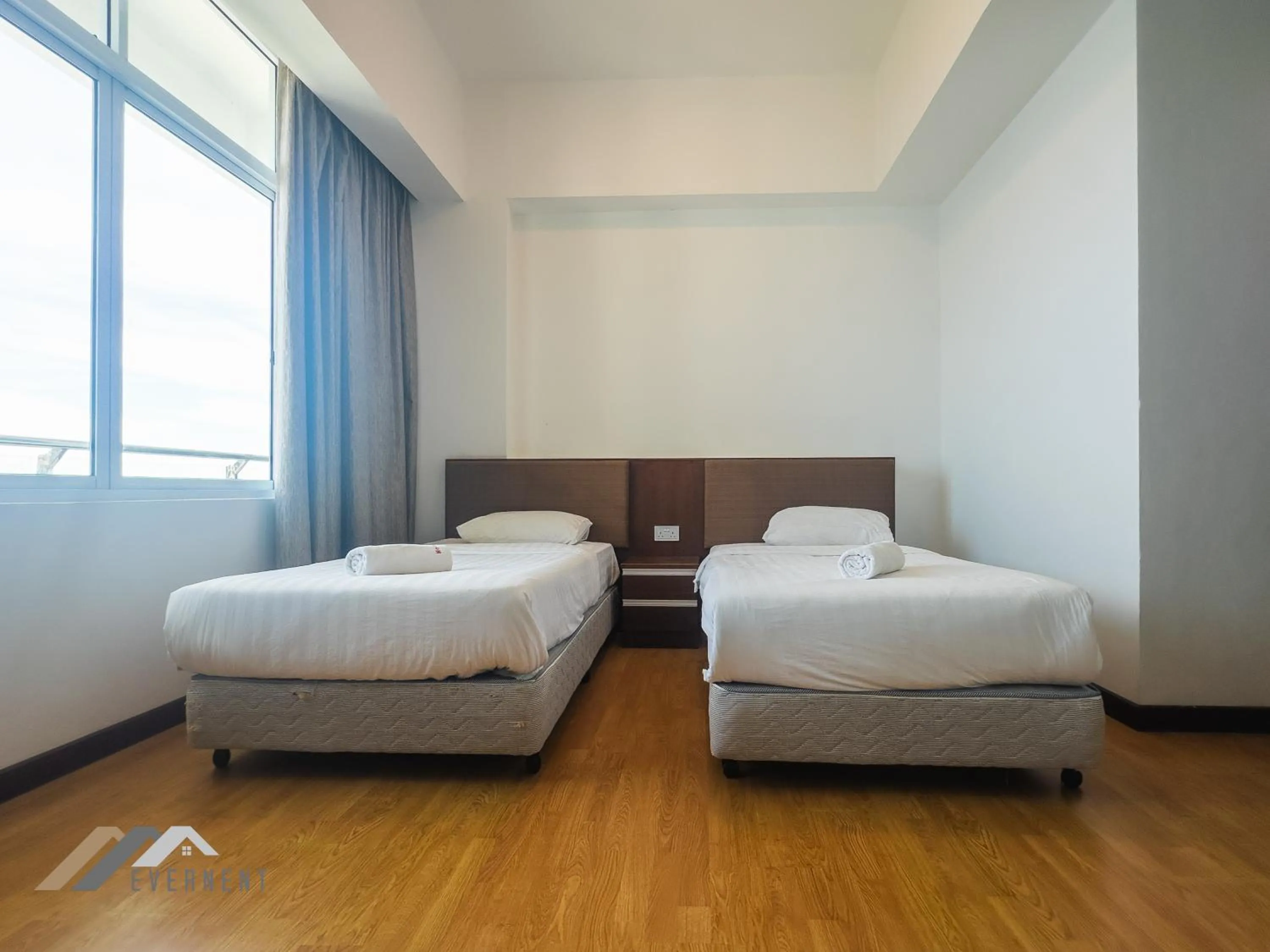 Bed in Bay Resort by Evernent