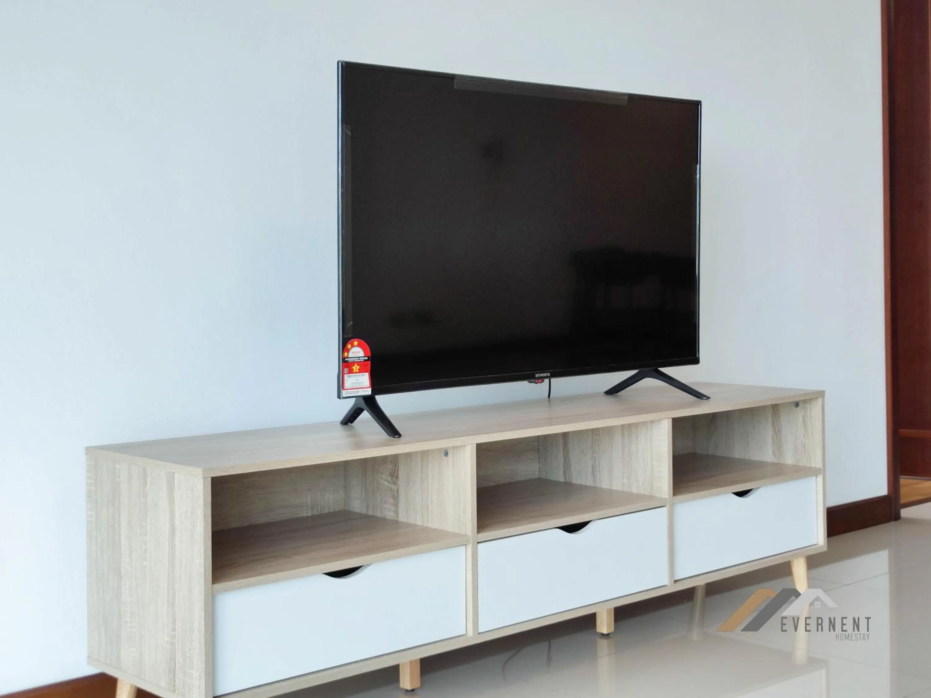 TV and multimedia in Bay Resort by Evernent