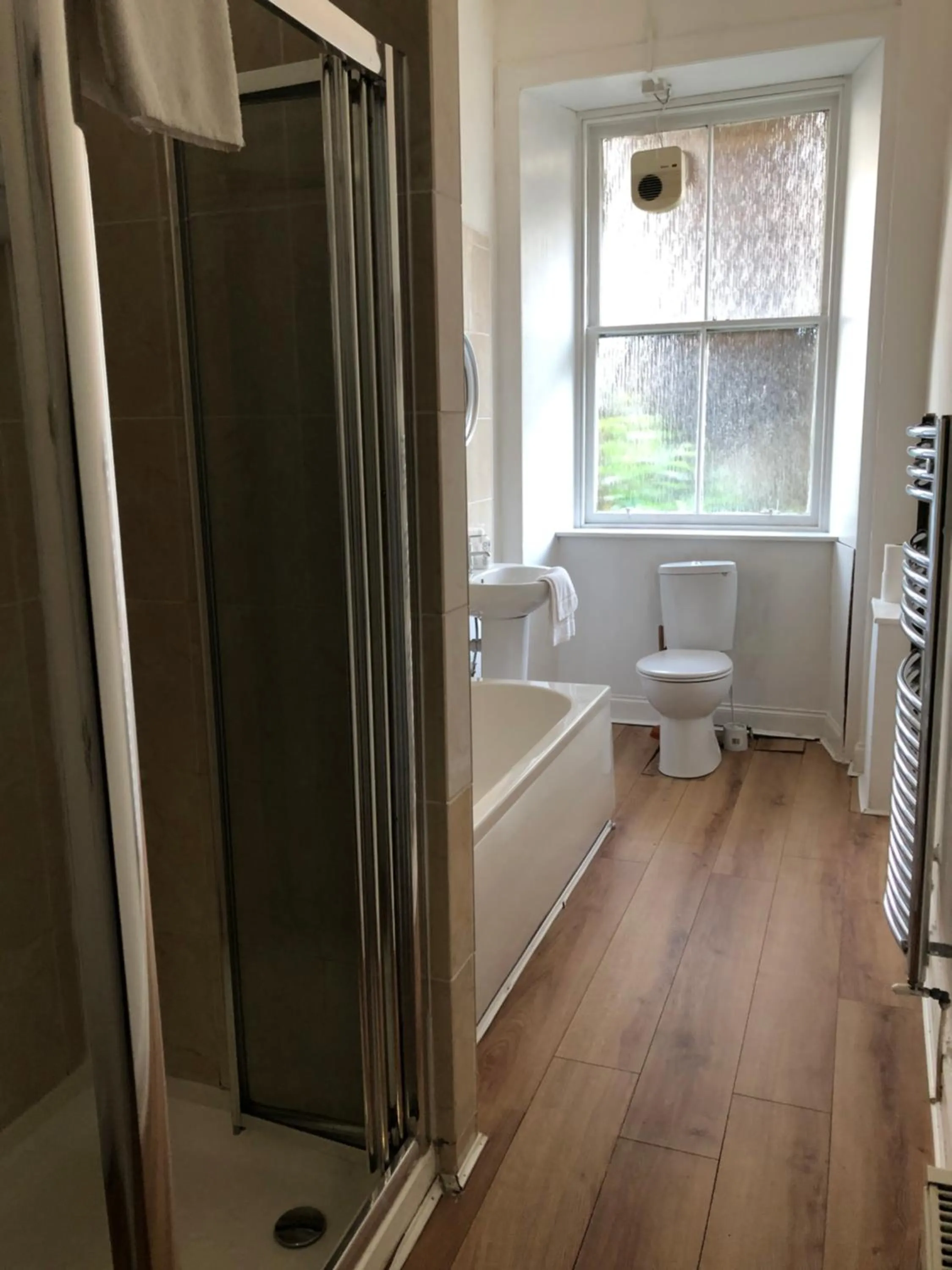 Bathroom in Renfrew rooms at City Centre