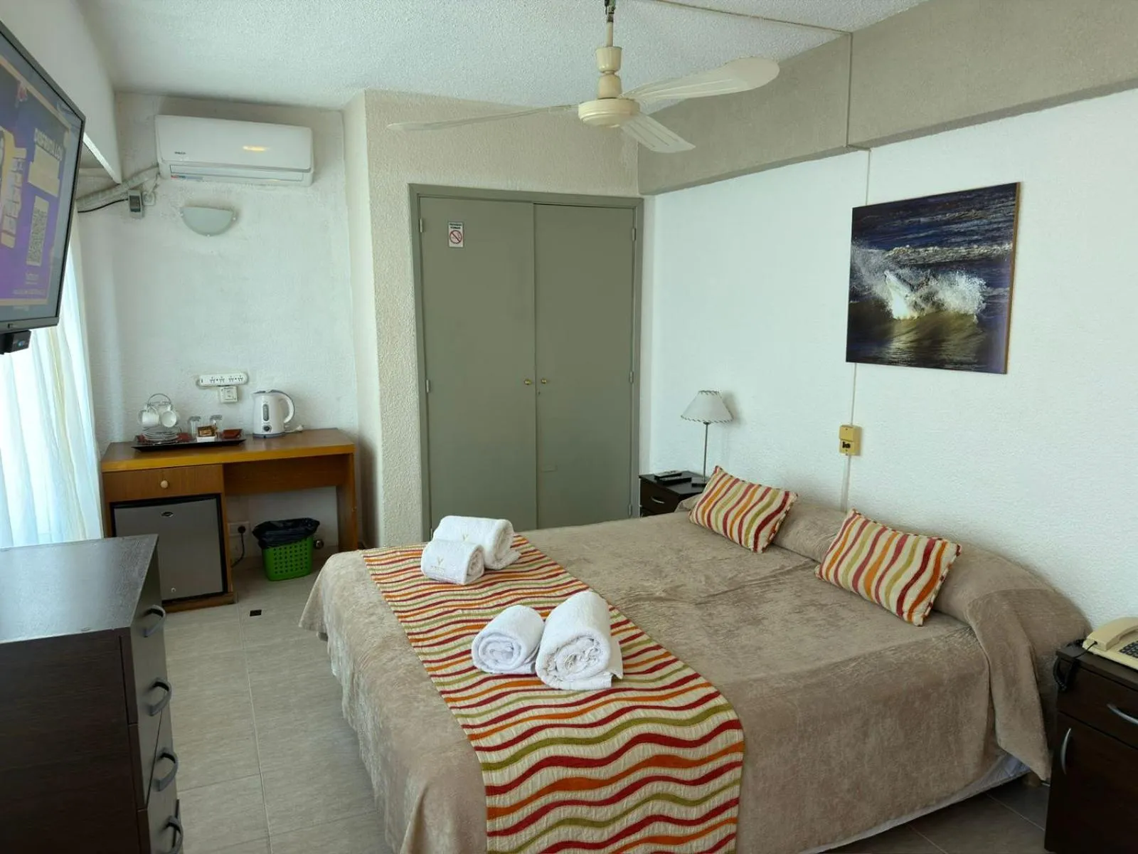 Bed in Hotel Victoria