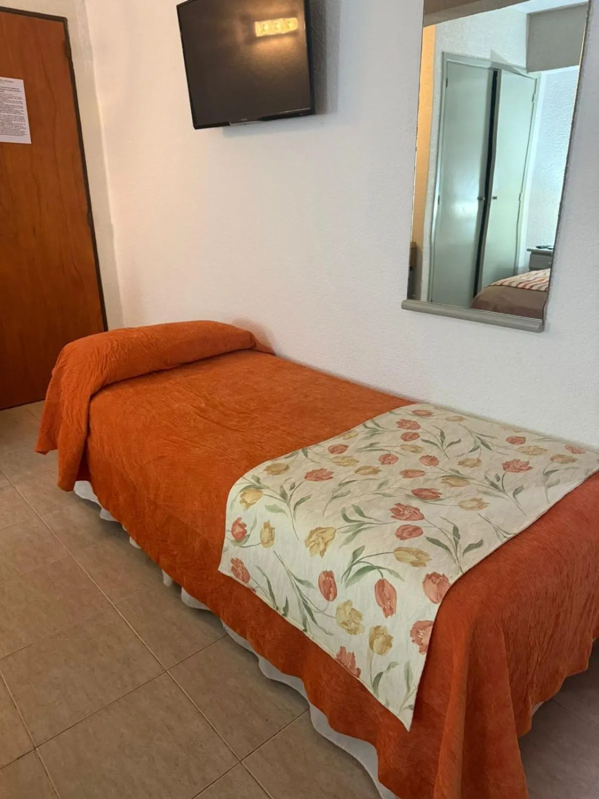 Bed in Hotel Victoria