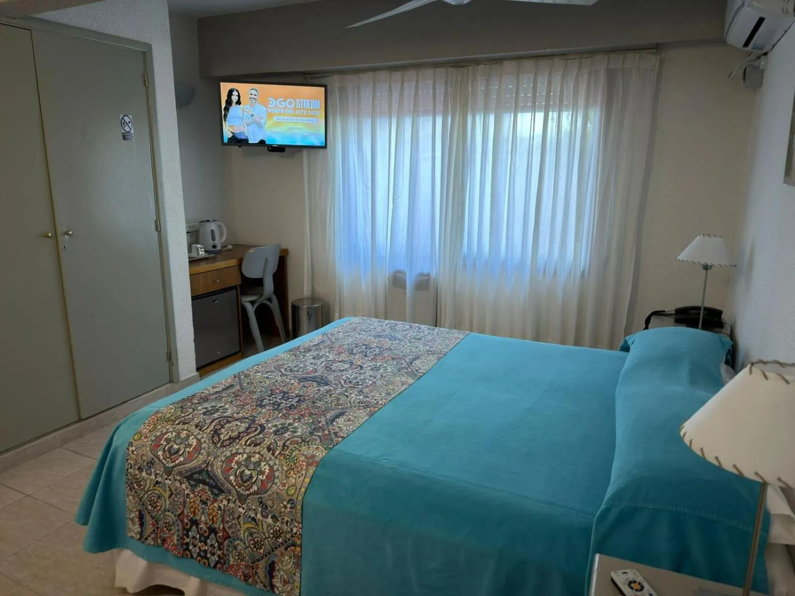 Bed in Hotel Victoria