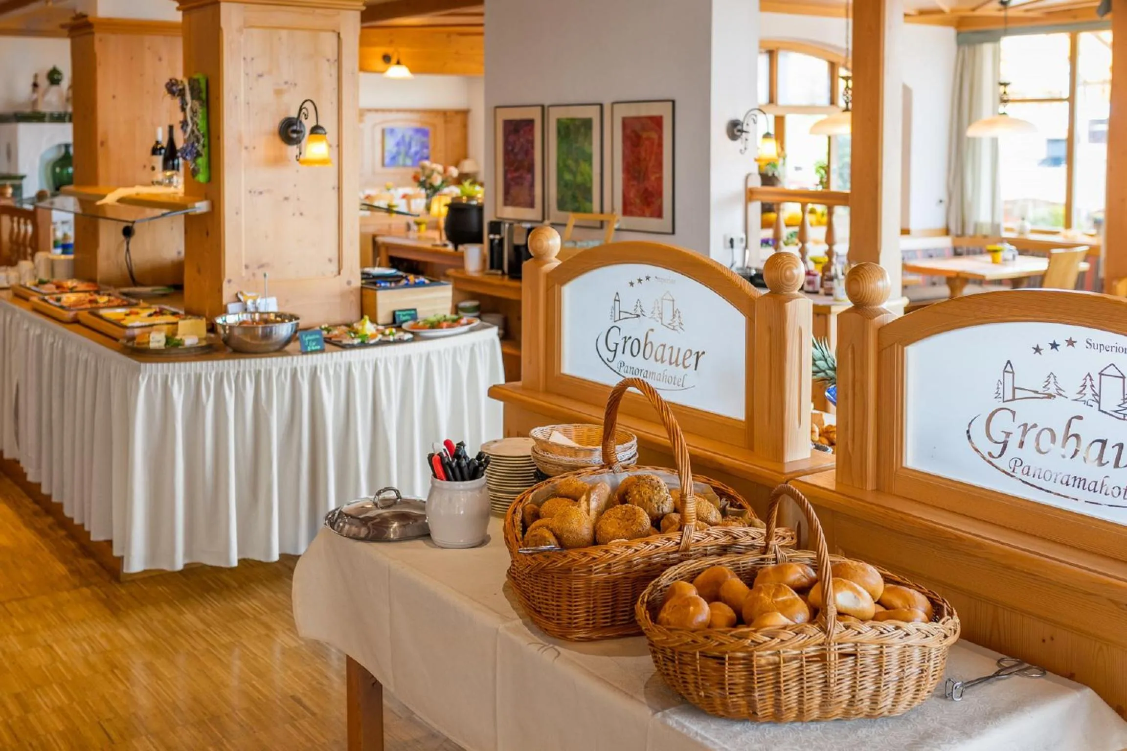 Breakfast in Panoramahotel Grobauer