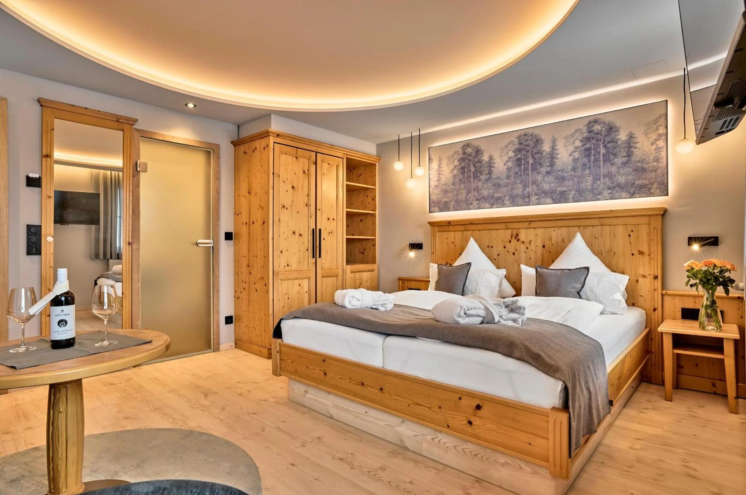 Bedroom, Bed in Panoramahotel Grobauer