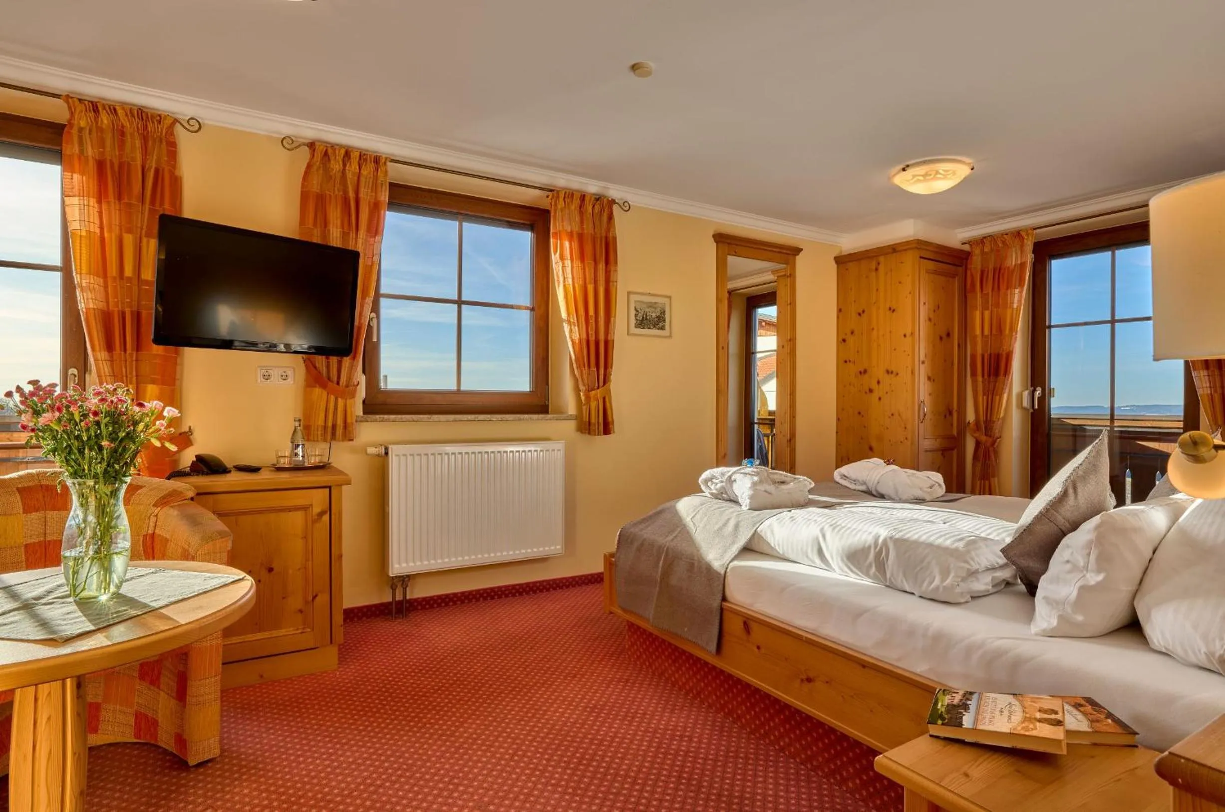 Bed in Panoramahotel Grobauer