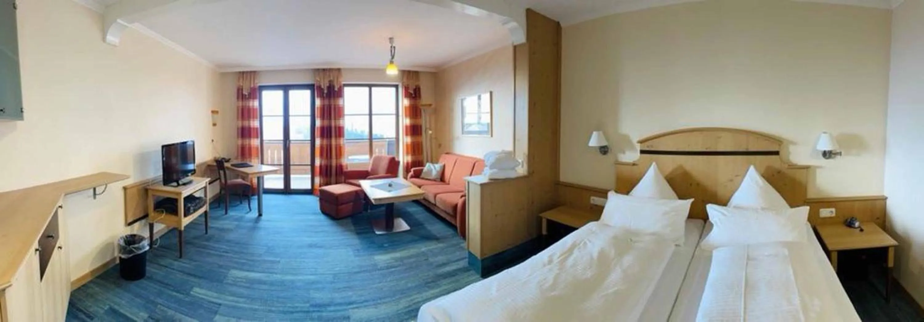 Bed in Panoramahotel Grobauer