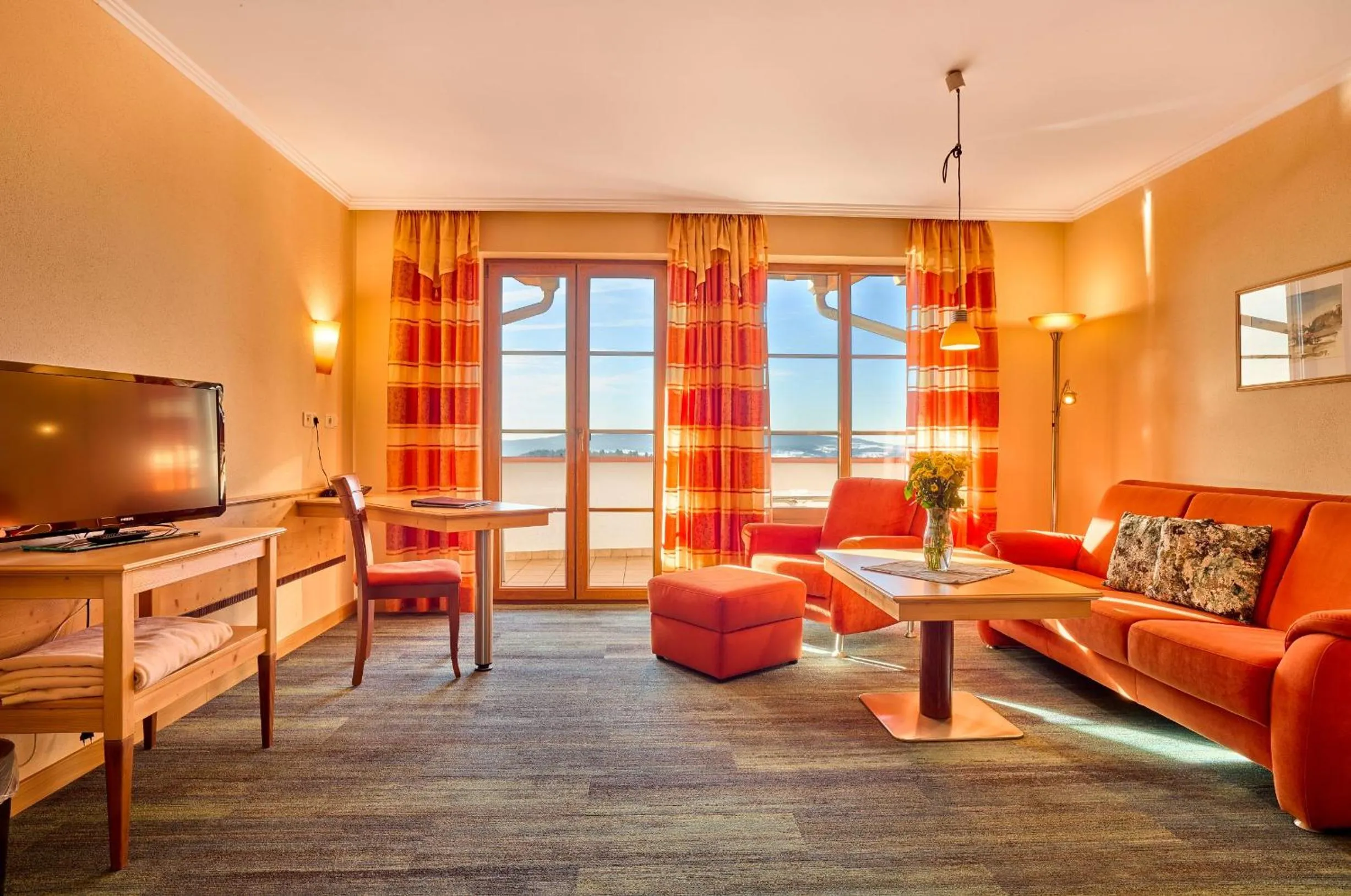 TV and multimedia in Panoramahotel Grobauer