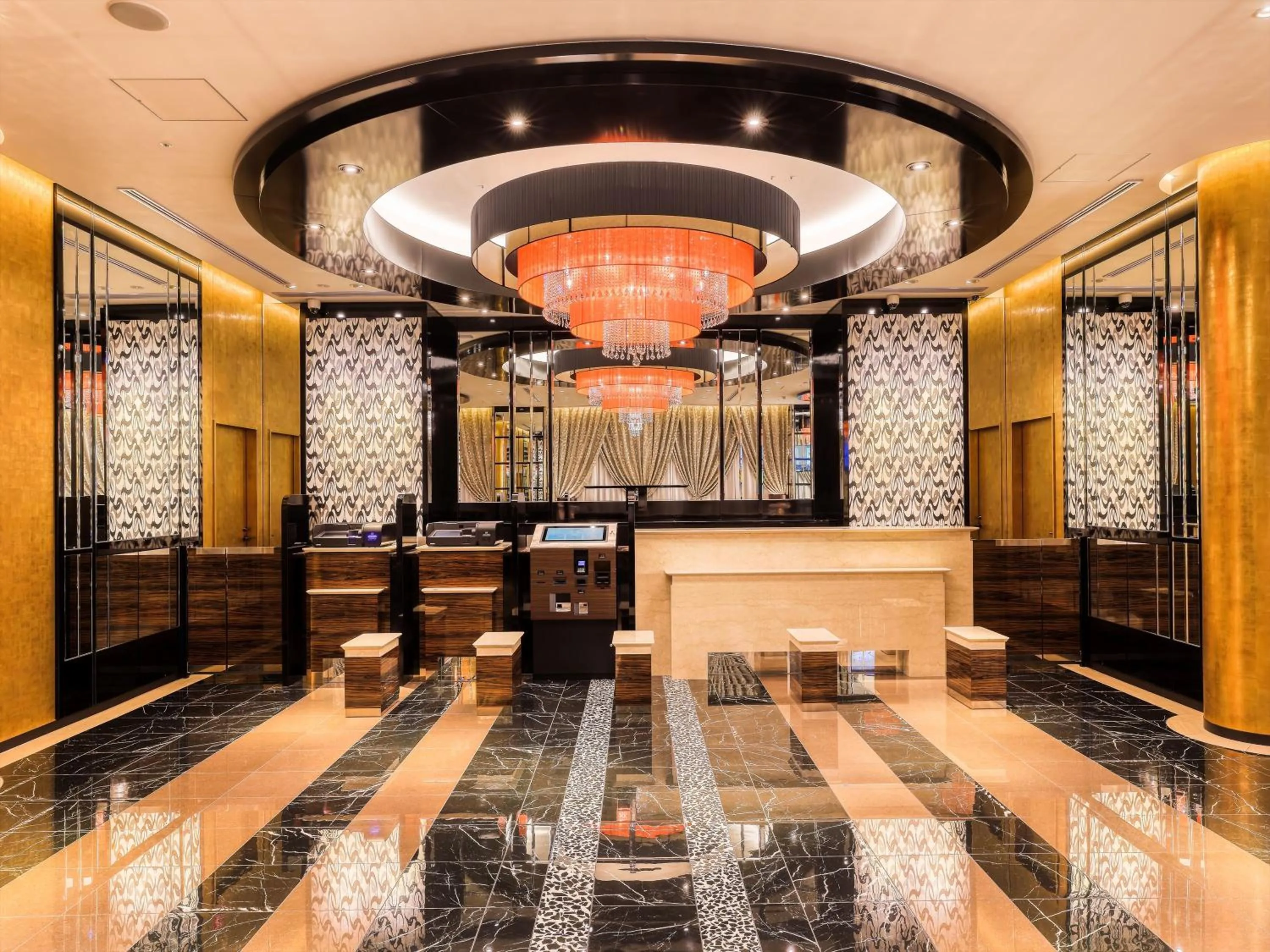 Lobby or reception in APA Hotel Takaoka Ekimae