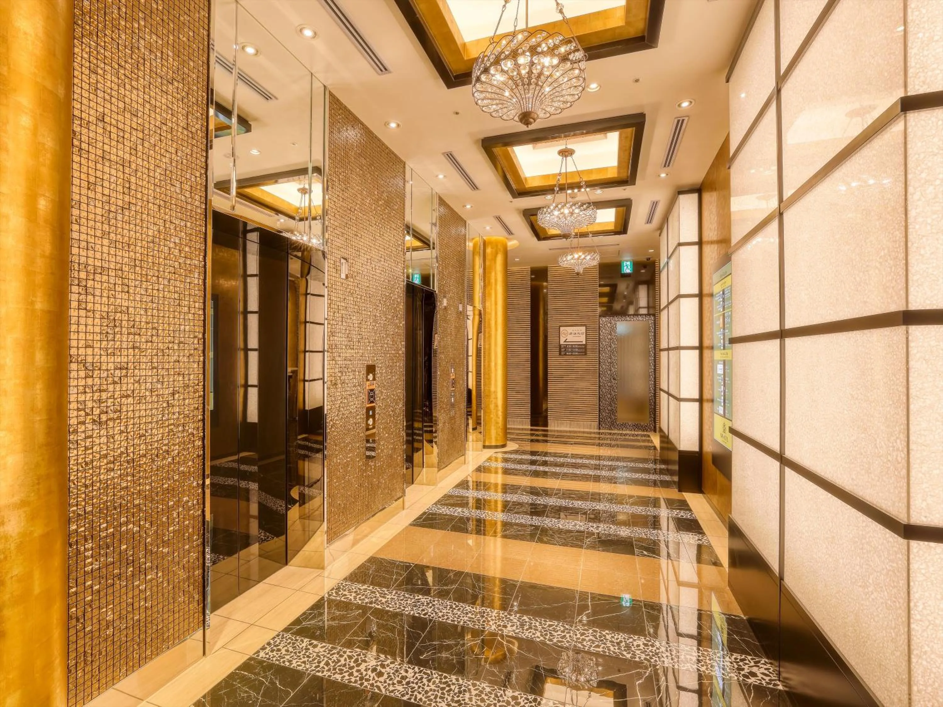 Lobby or reception in APA Hotel Takaoka Ekimae