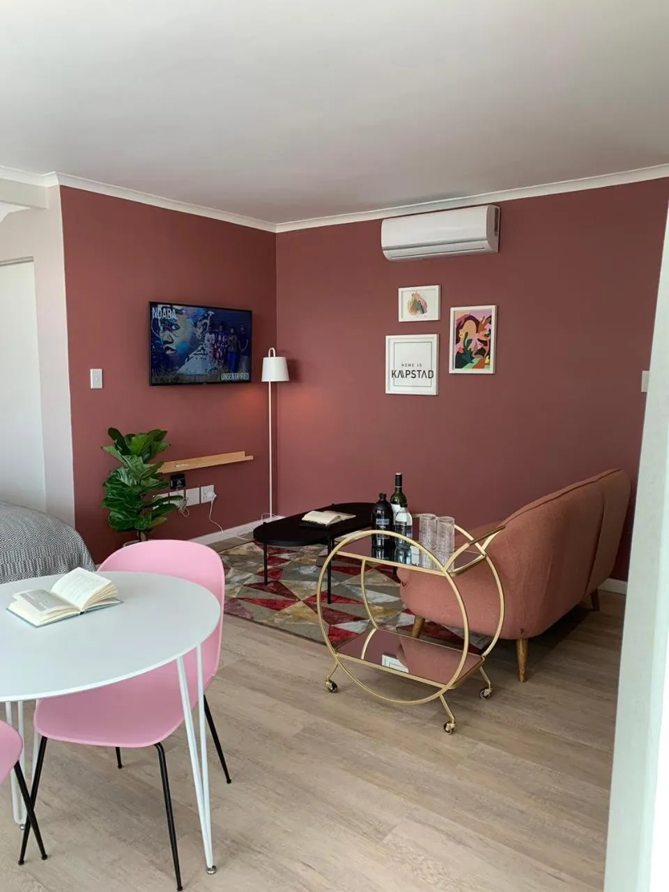 Living room in CURIOCITY Green Point