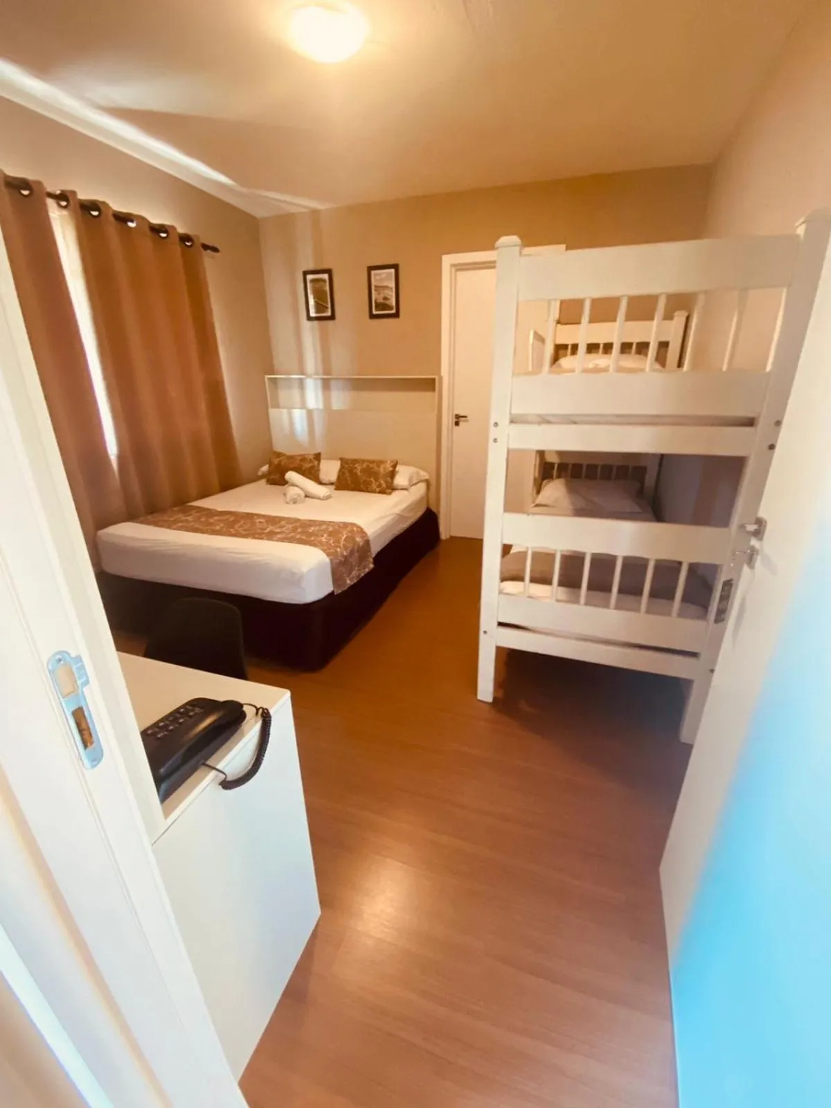 Photo of the whole room, Bed in Hotel Lorimar