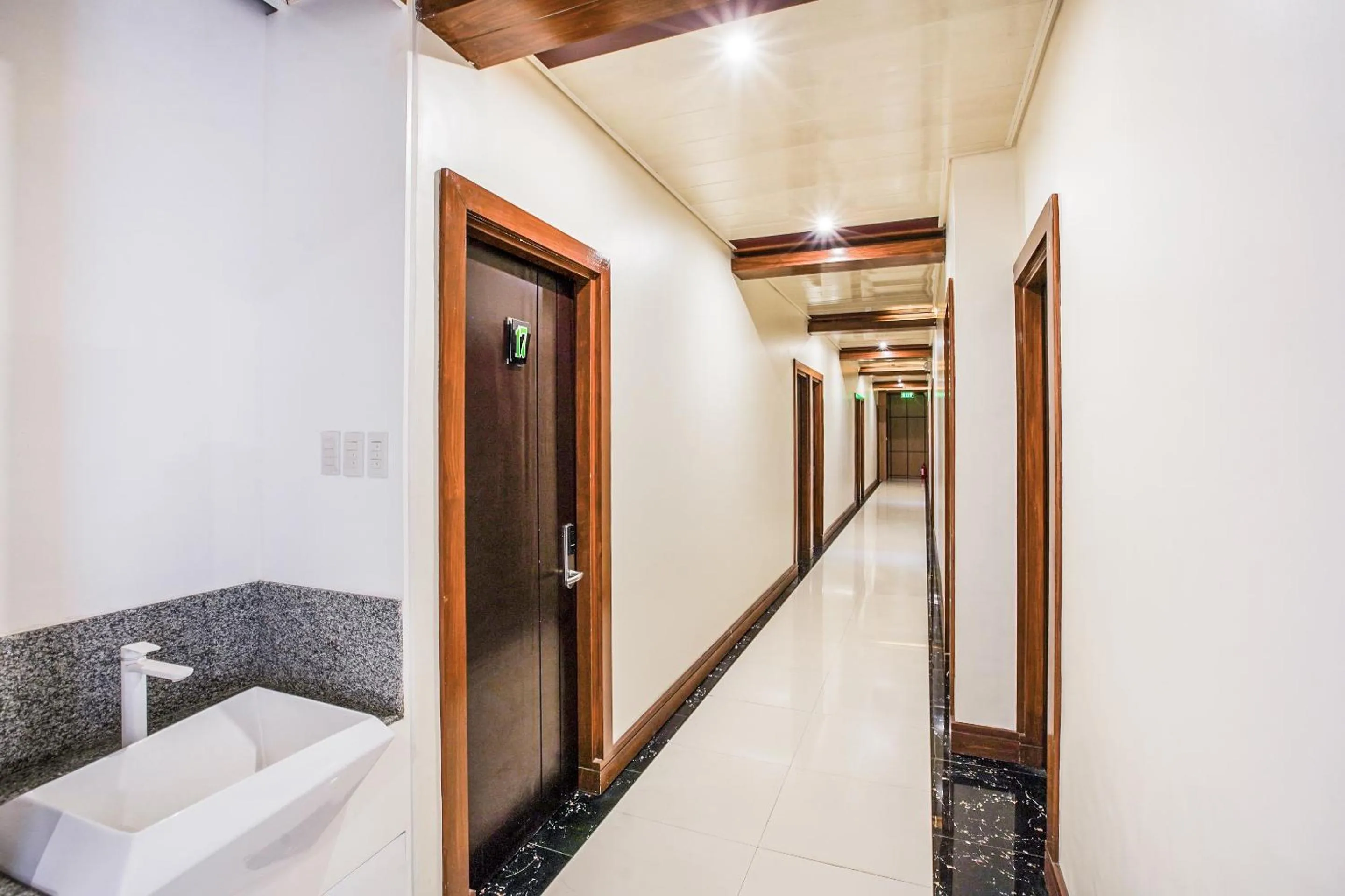 Lobby or reception in OYO 489 Casa Mia Hotel Suites