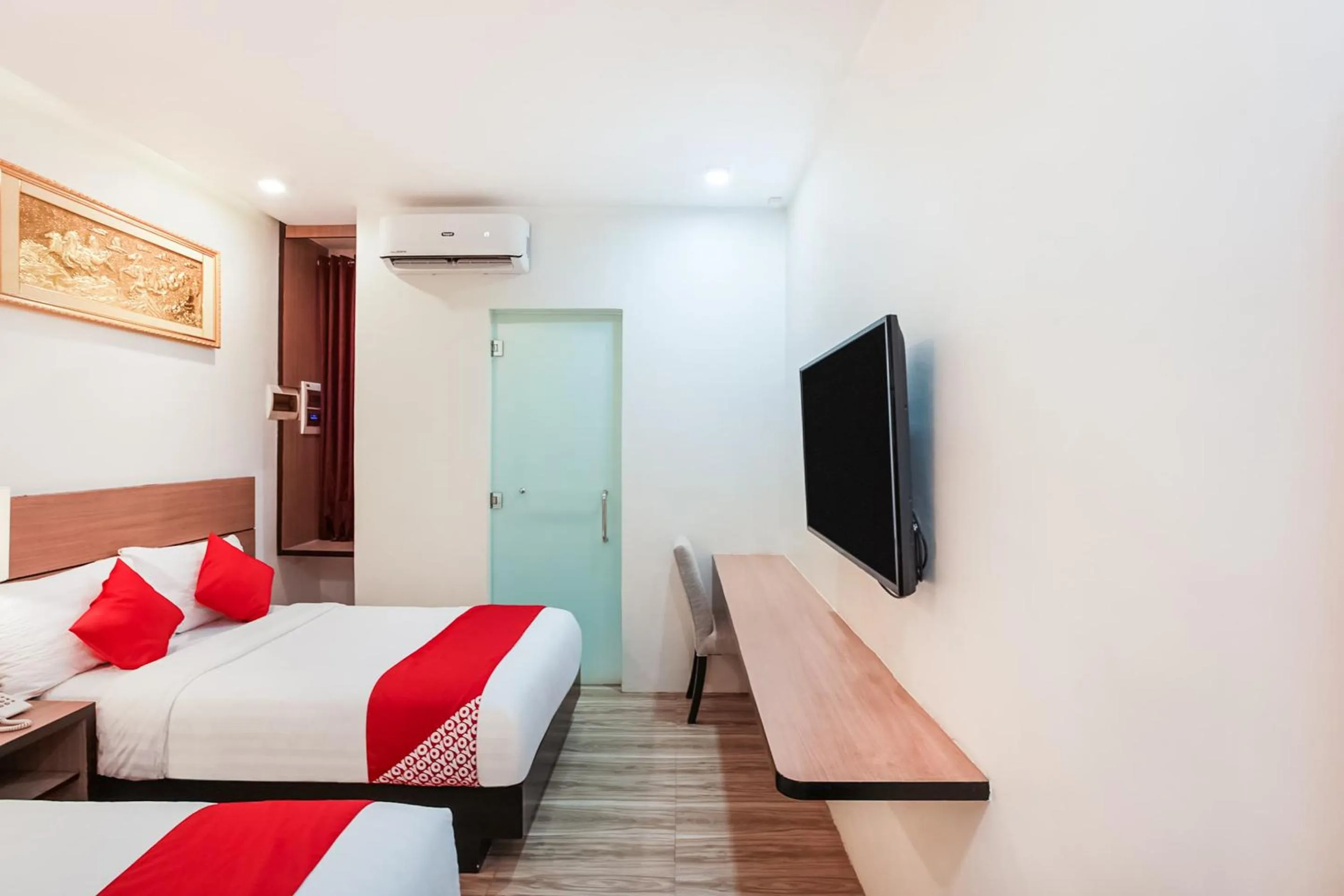 Bedroom, Bed in OYO 489 Casa Mia Hotel Suites