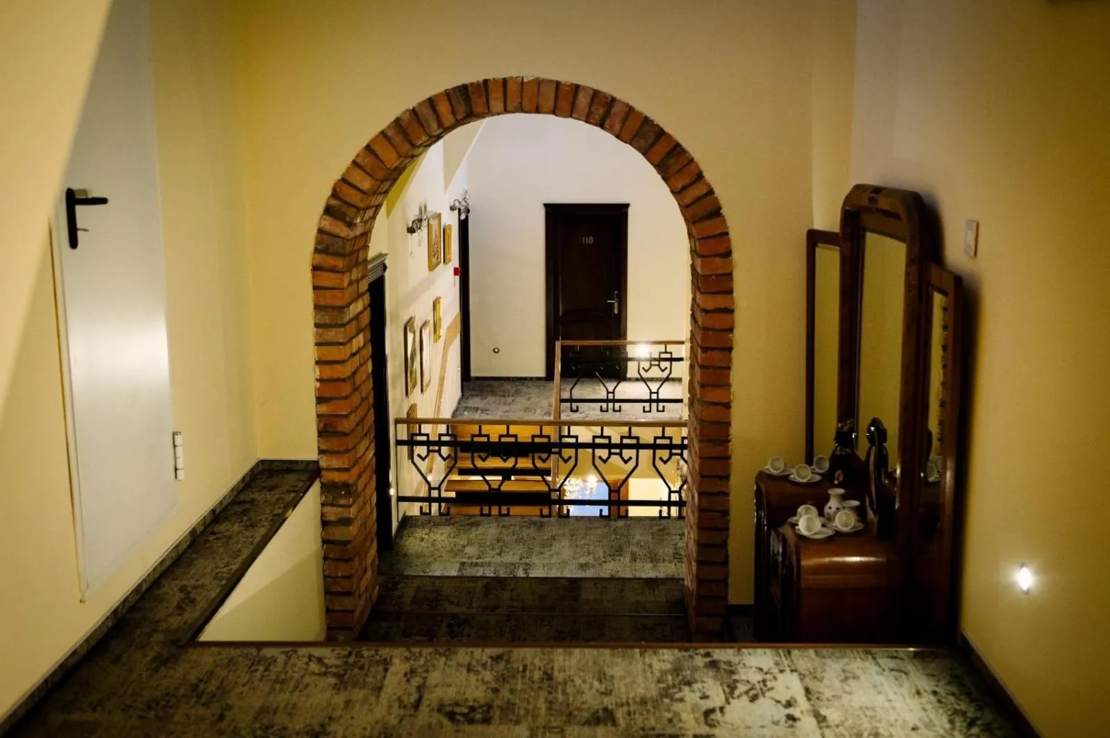 Hotel La Belle Epoque