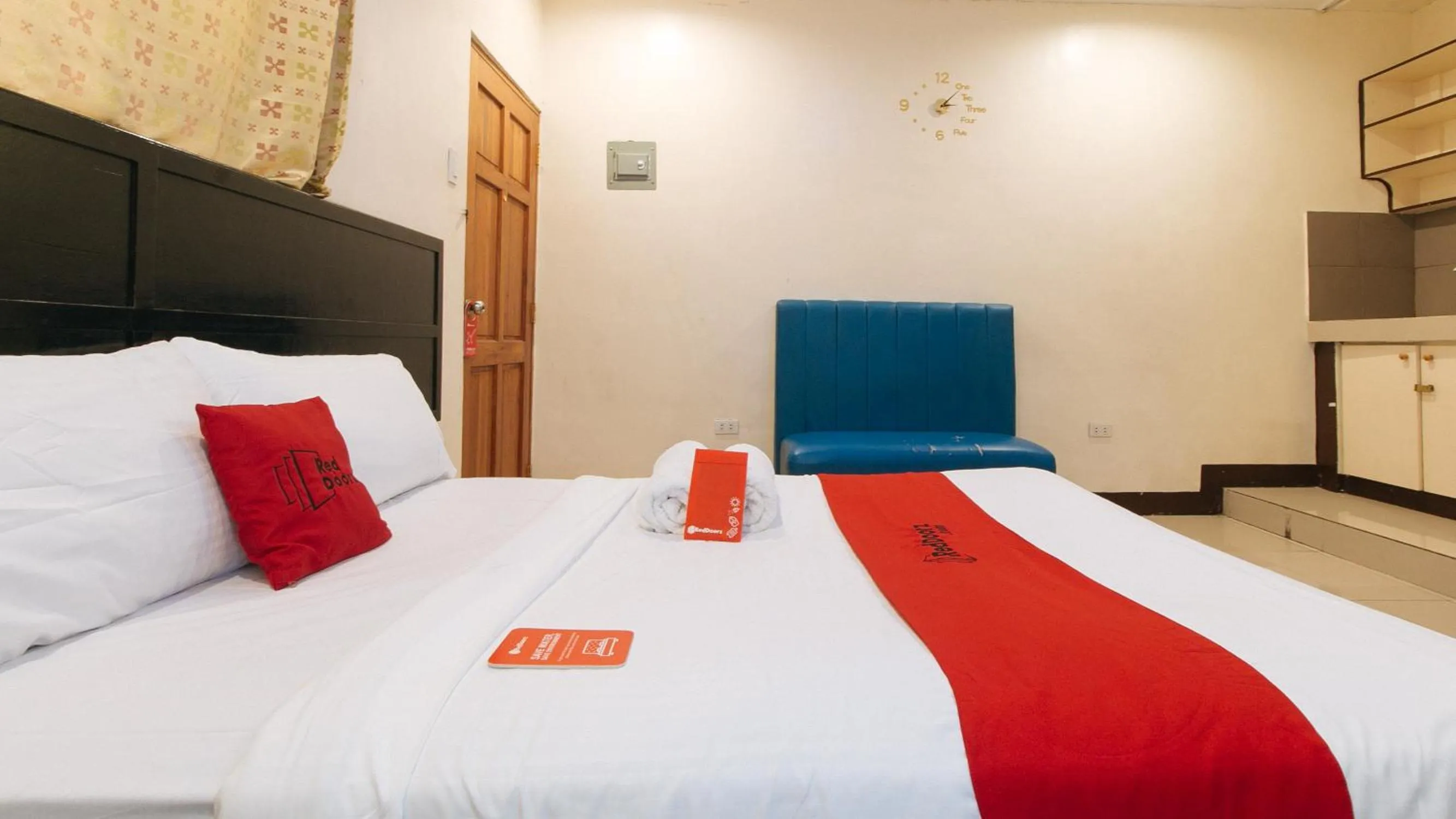 Bedroom, Bed in RedDoorz at V-Cat Apartelle Sampaloc Manila