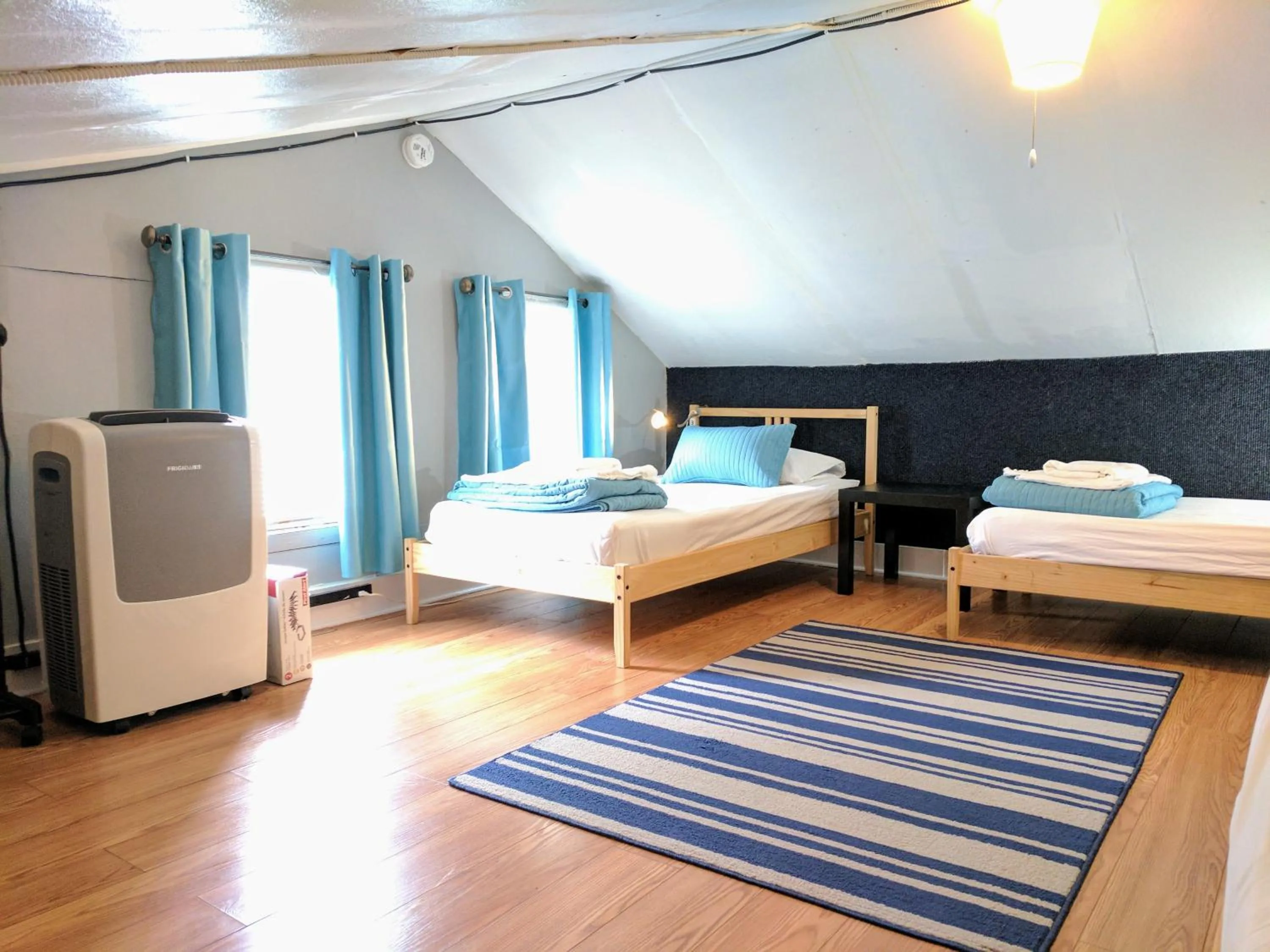 Bedroom, Bed in The Wayfaring Buckeye Hostel