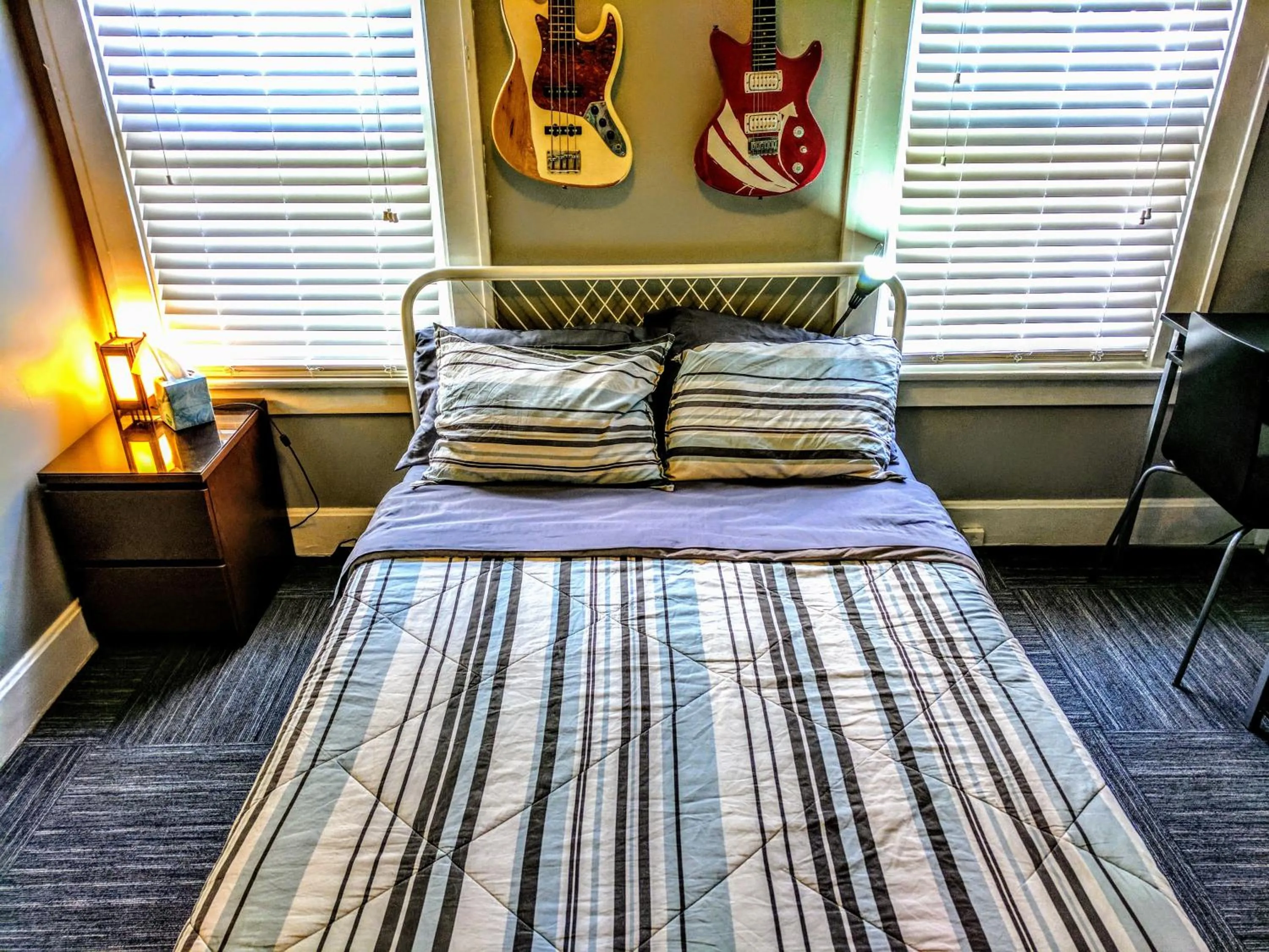Bedroom, Bed in The Wayfaring Buckeye Hostel