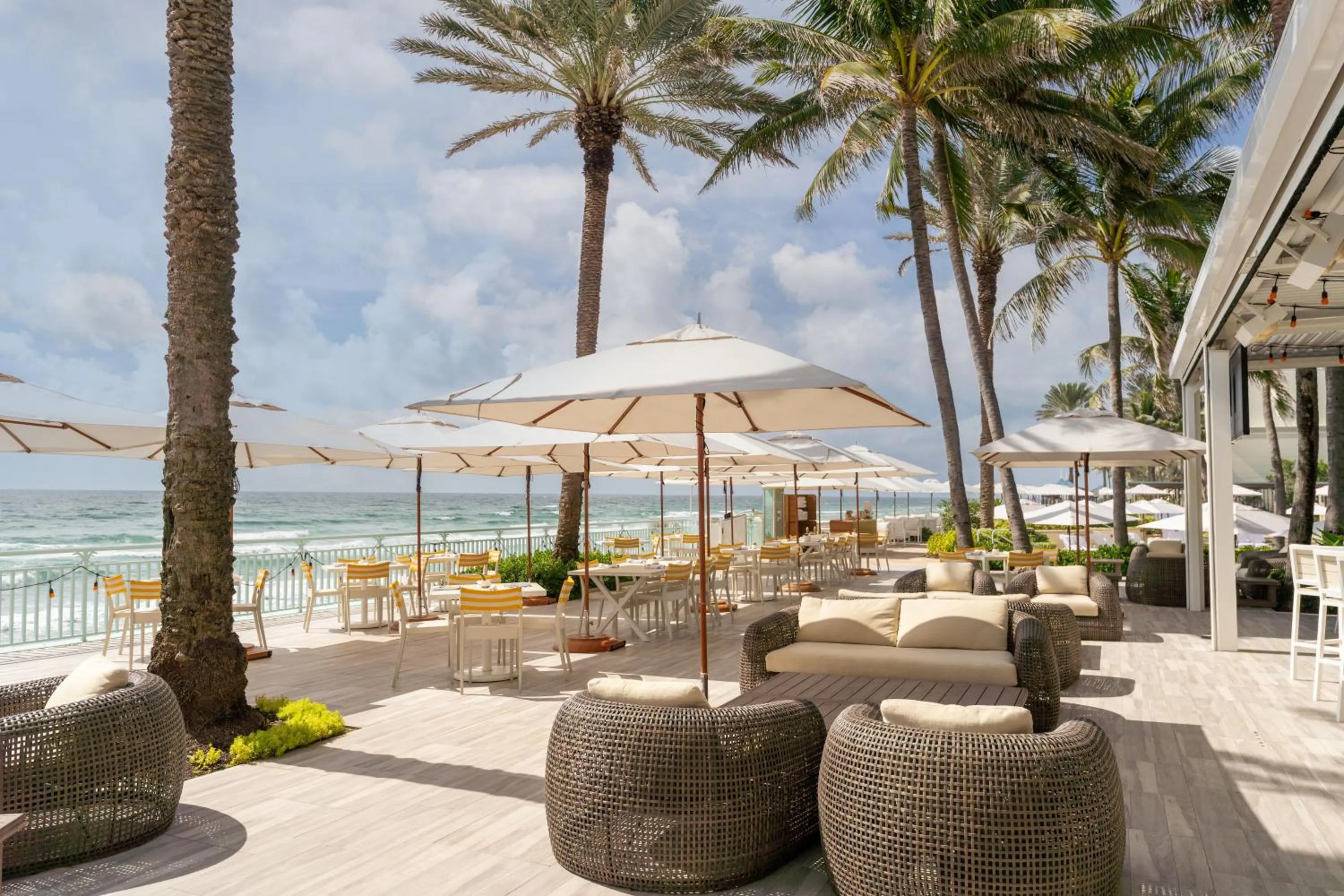 Restaurant/places to eat in Eau Palm Beach Resort & Spa