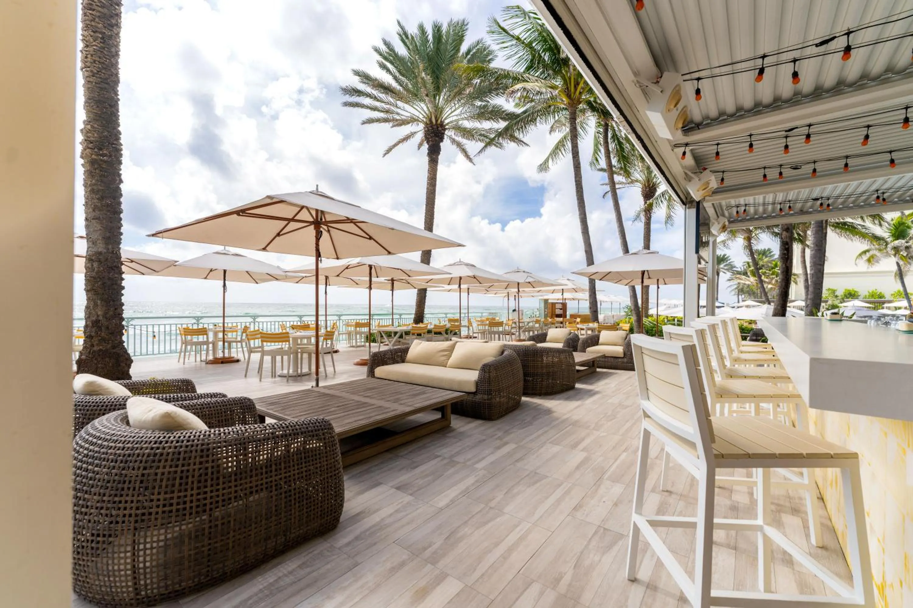 Restaurant/places to eat in Eau Palm Beach Resort & Spa