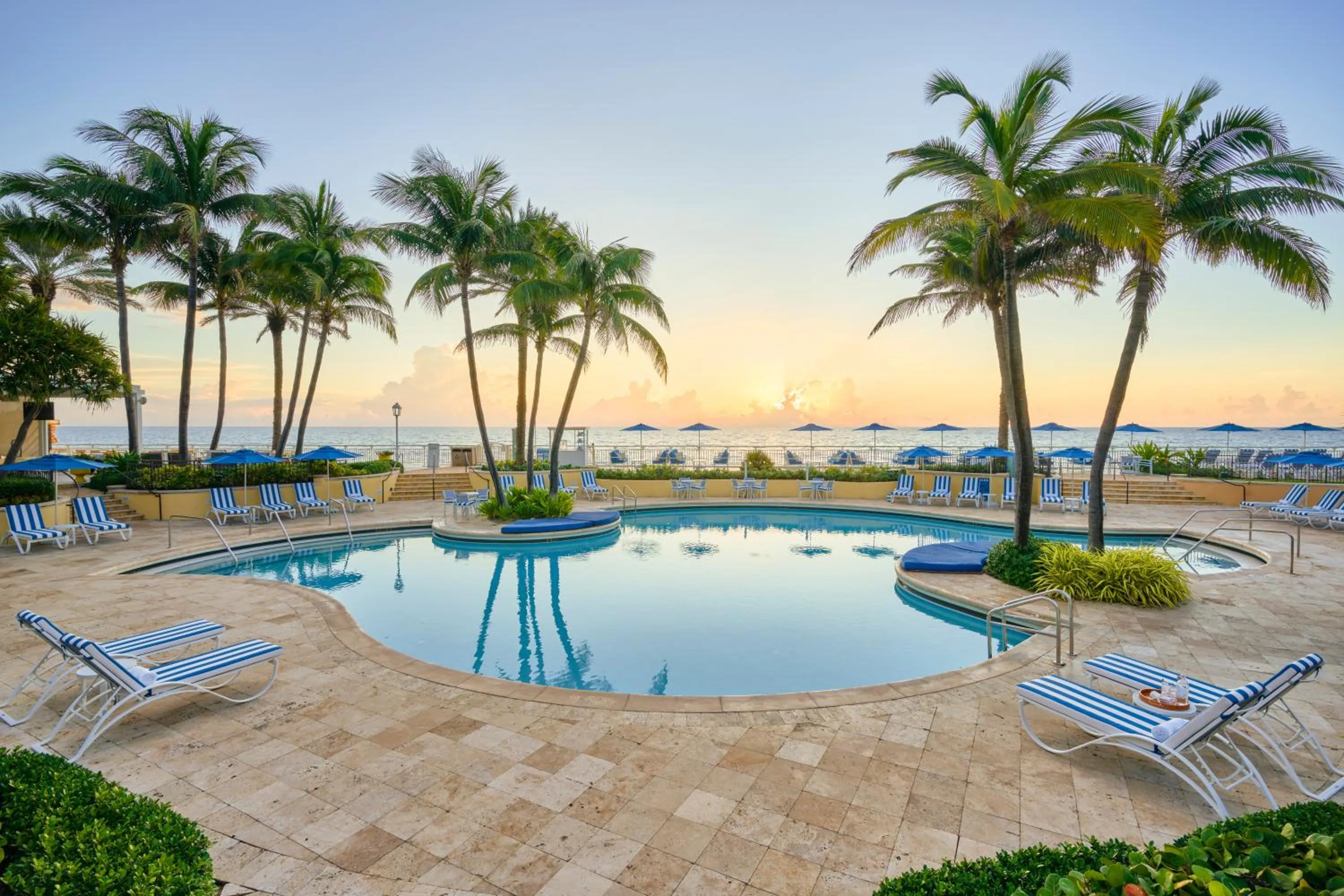 Swimming pool in Eau Resort & Spa