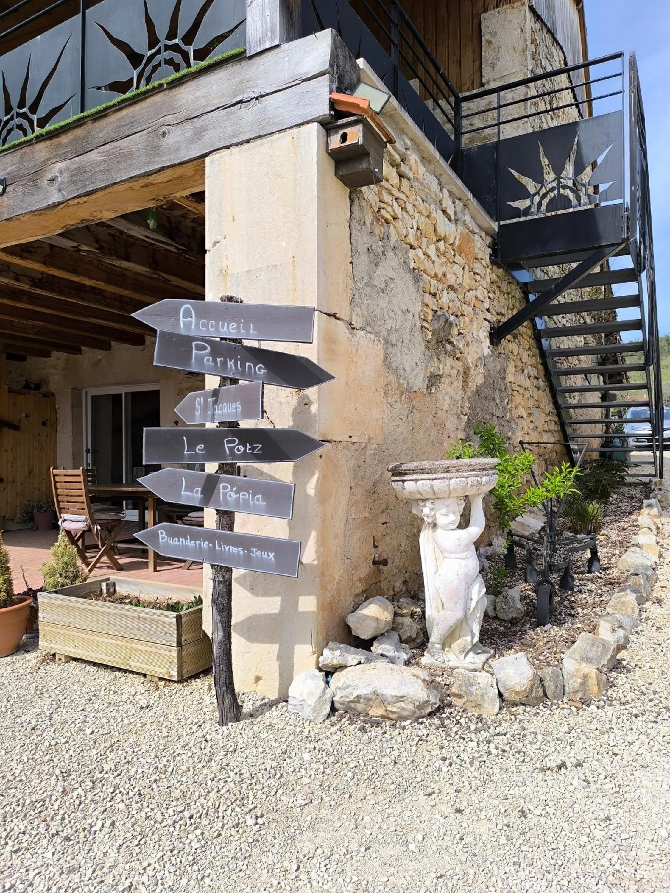 Property logo or sign in Le Puits de Garival