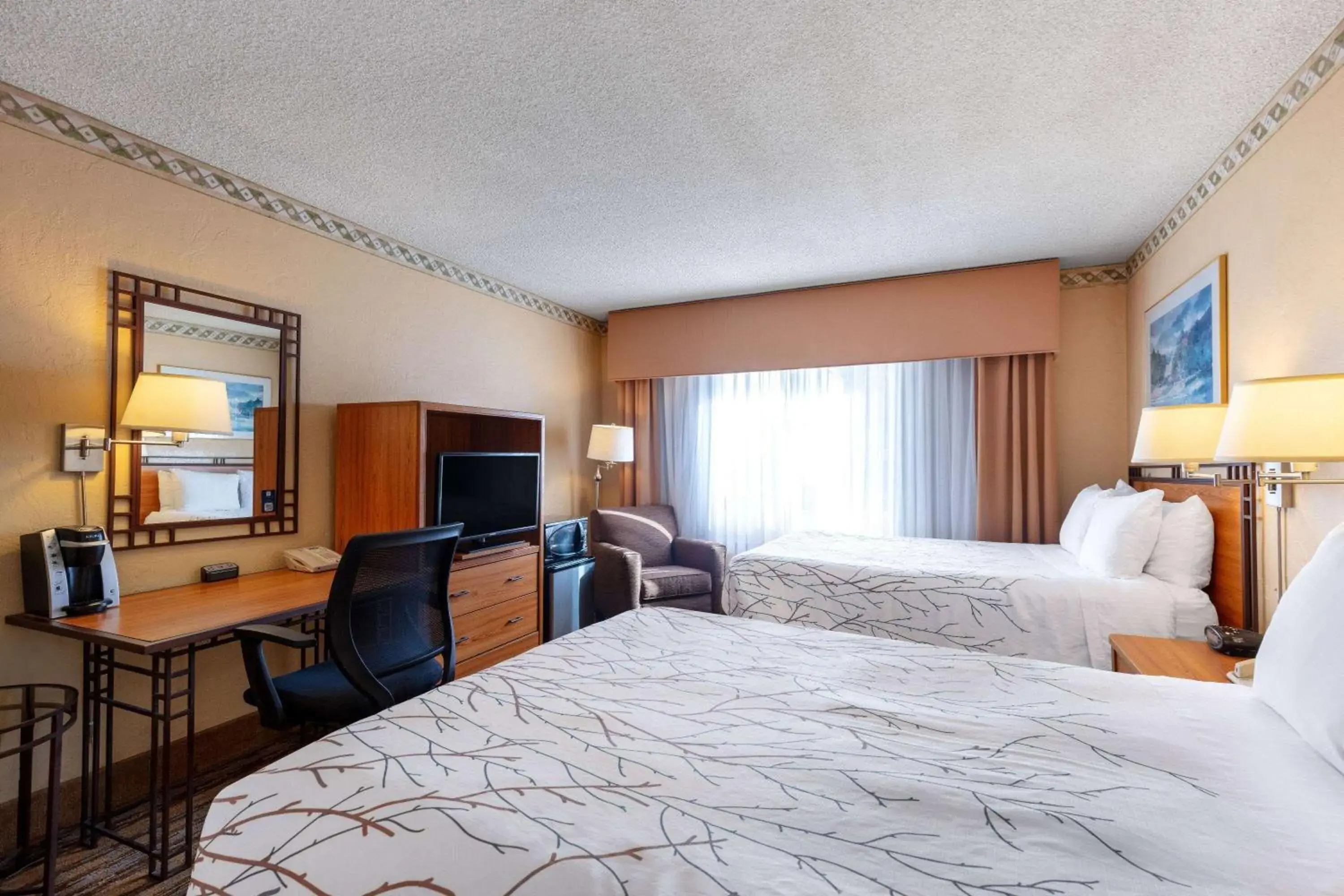 Double Room with Two Double Beds - Non-Smoking in Travelodge by Wyndham Seattle By The Space Needle Double Room with Two Double Beds - Non-Smoking in Travelodge by Wyndham Seattle By The Space Needle