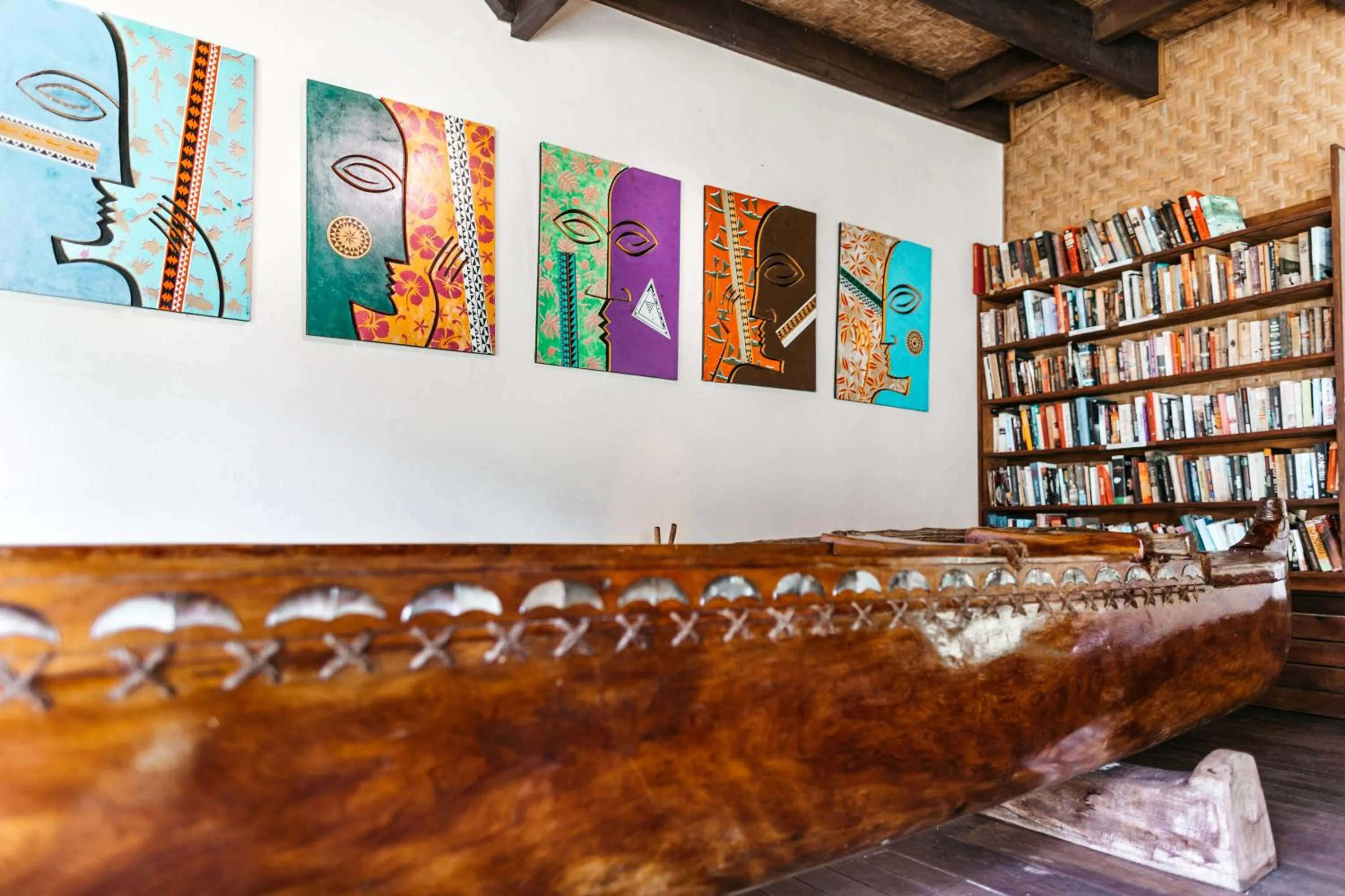 Library in Tamanu Beach