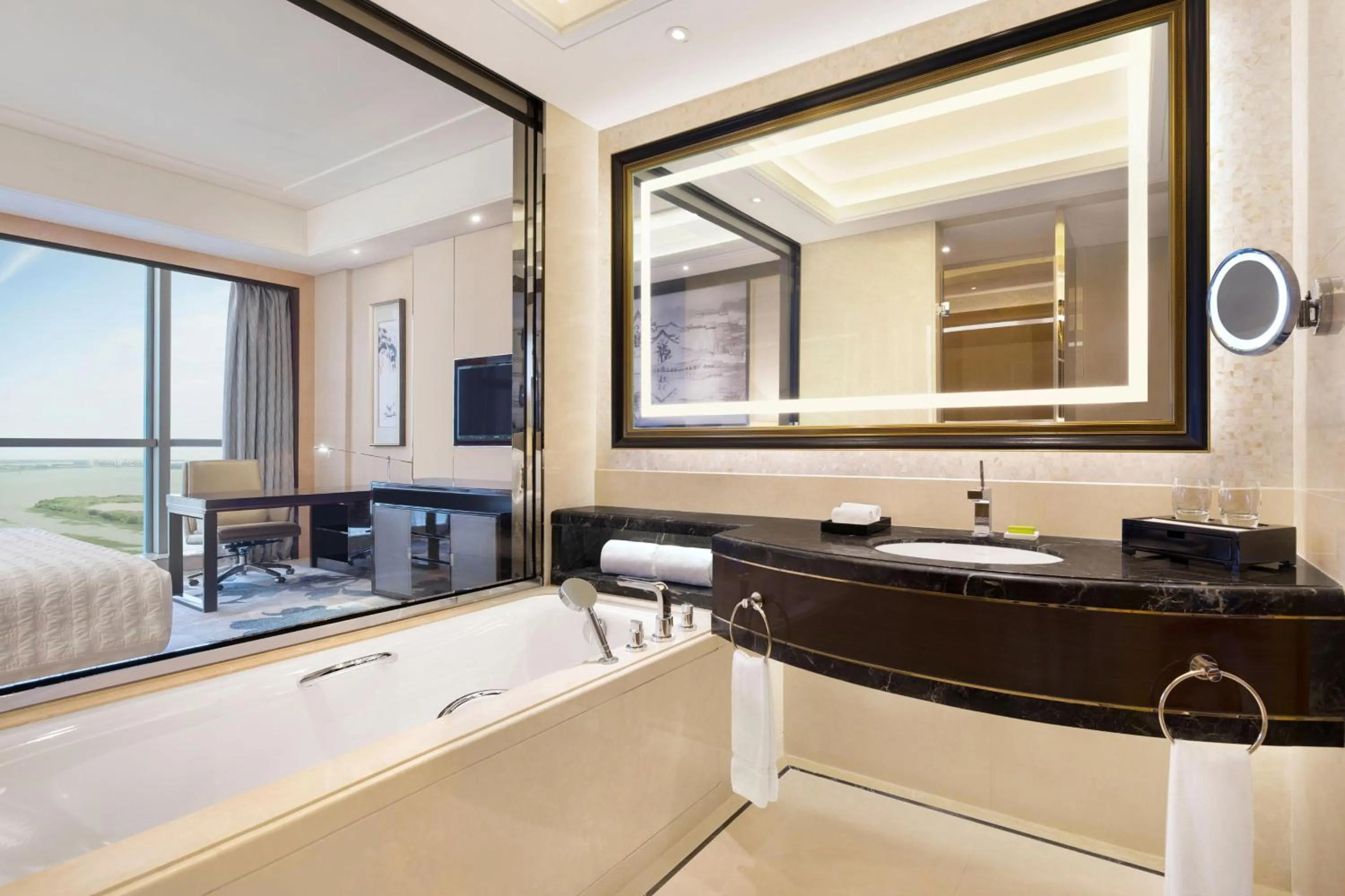 Bathroom, Bed in Le Meridien Yixing Hotel
